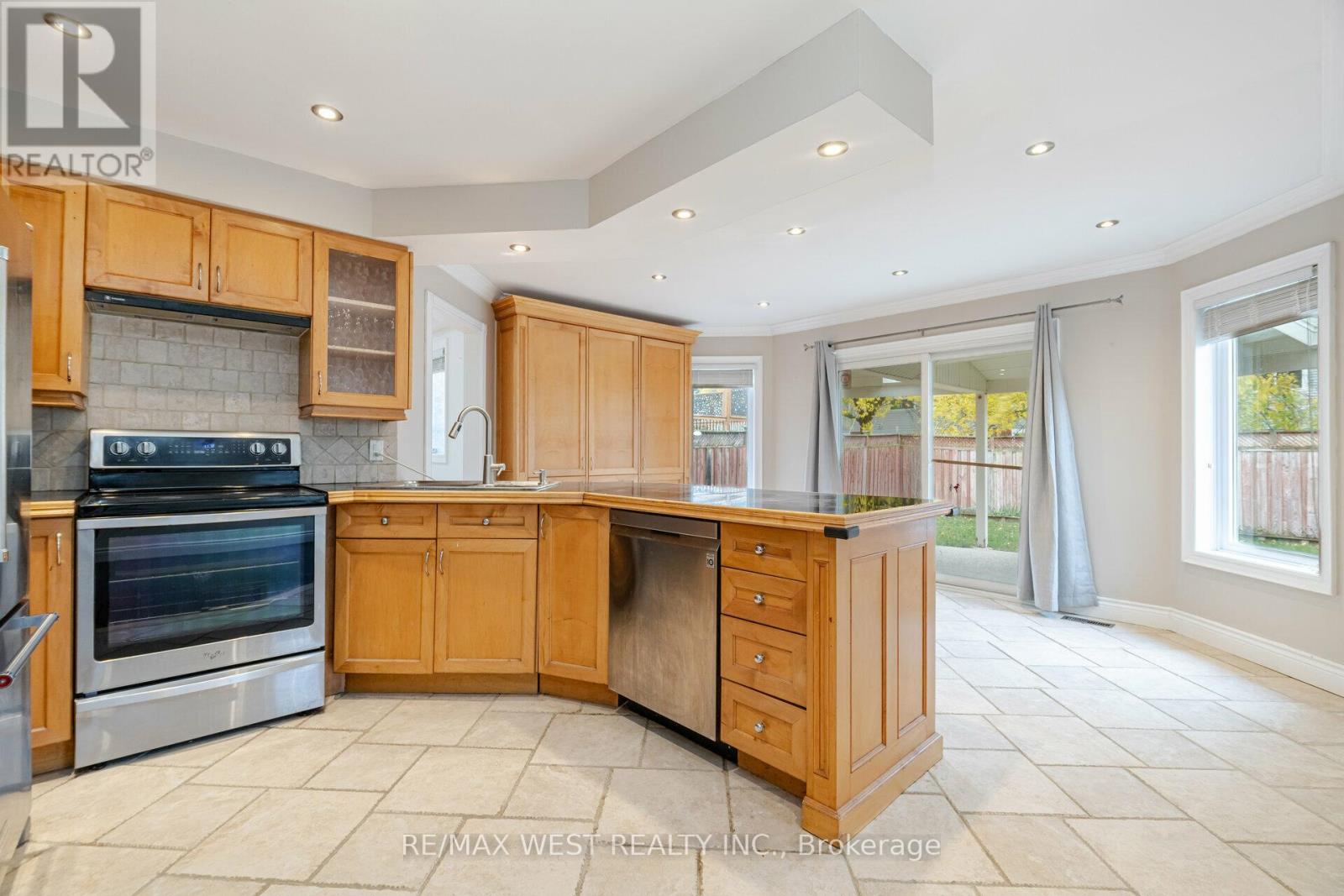 Main - 5456 Whitehorn Avenue, Mississauga, Ontario  L5V 1V5 - Photo 15 - W13113822
