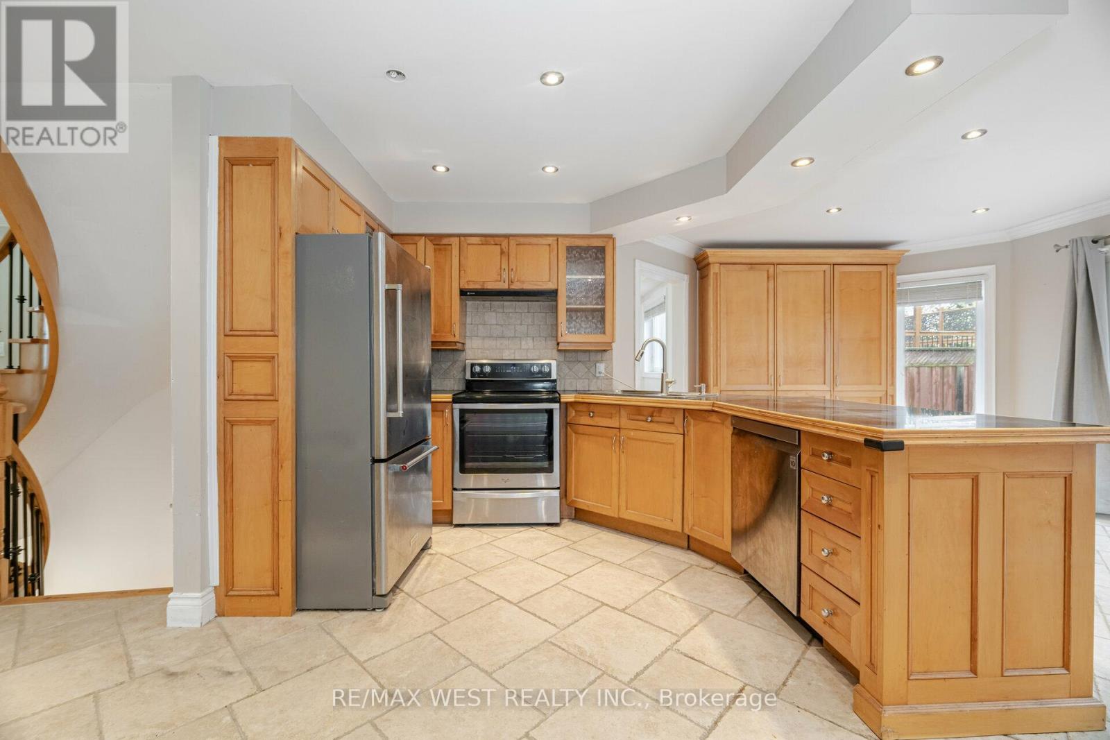 Main - 5456 Whitehorn Avenue, Mississauga, Ontario  L5V 1V5 - Photo 16 - W13113822