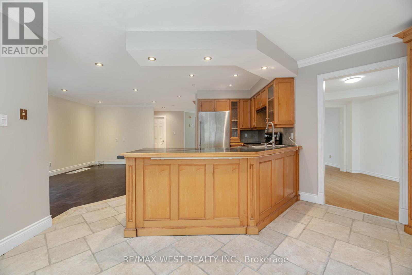 Main - 5456 Whitehorn Avenue, Mississauga, Ontario  L5V 1V5 - Photo 18 - W13113822
