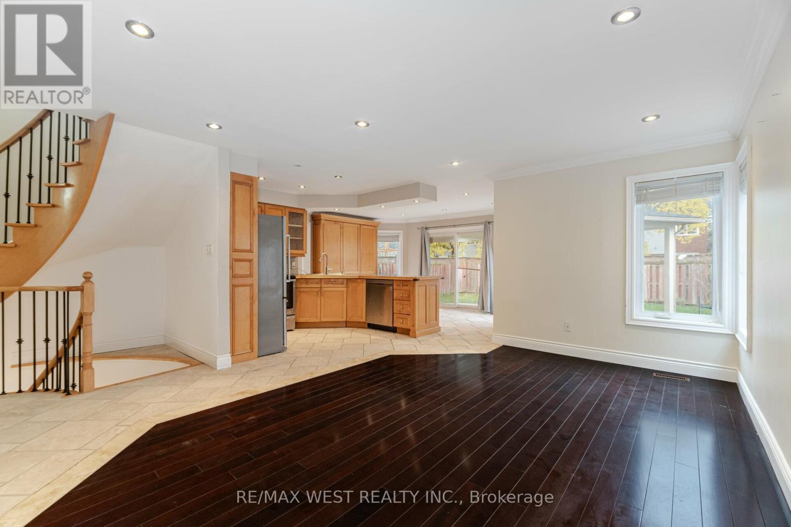 Main - 5456 Whitehorn Avenue, Mississauga, Ontario  L5V 1V5 - Photo 19 - W13113822