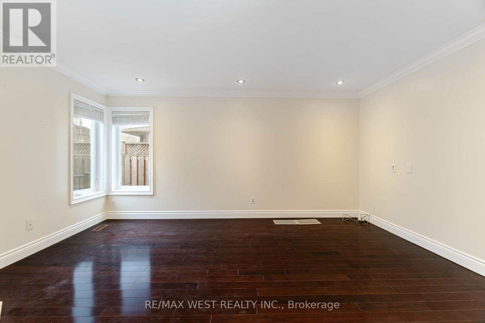 Main - 5456 Whitehorn Avenue, Mississauga, Ontario  L5V 1V5 - Photo 20 - W13113822