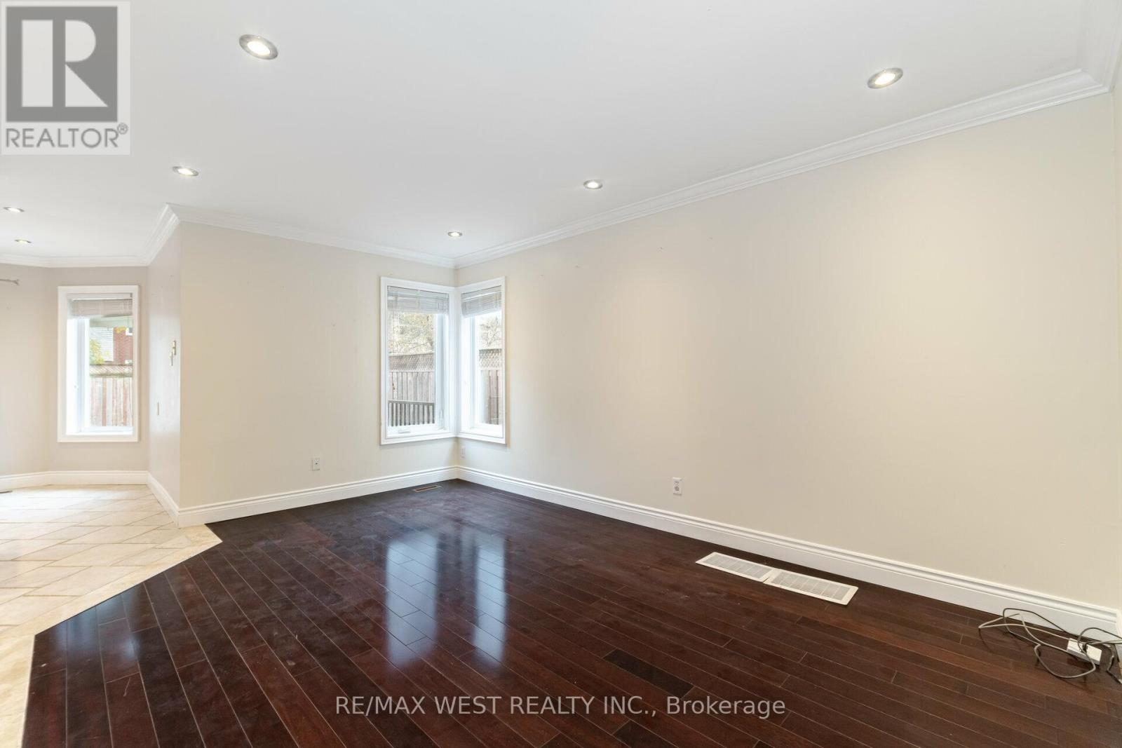 Main - 5456 Whitehorn Avenue, Mississauga, Ontario  L5V 1V5 - Photo 21 - W13113822
