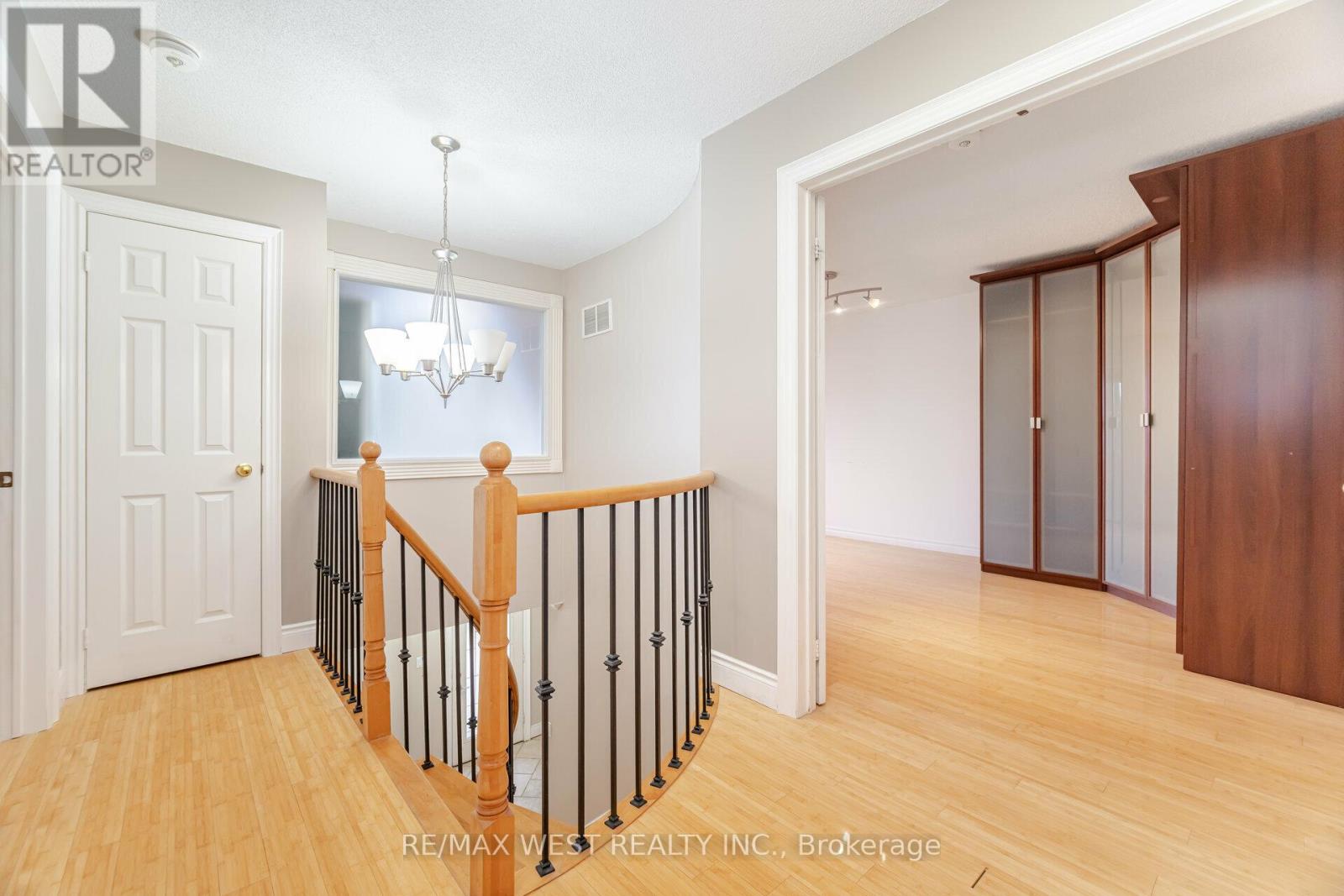 Main - 5456 Whitehorn Avenue, Mississauga, Ontario  L5V 1V5 - Photo 26 - W13113822