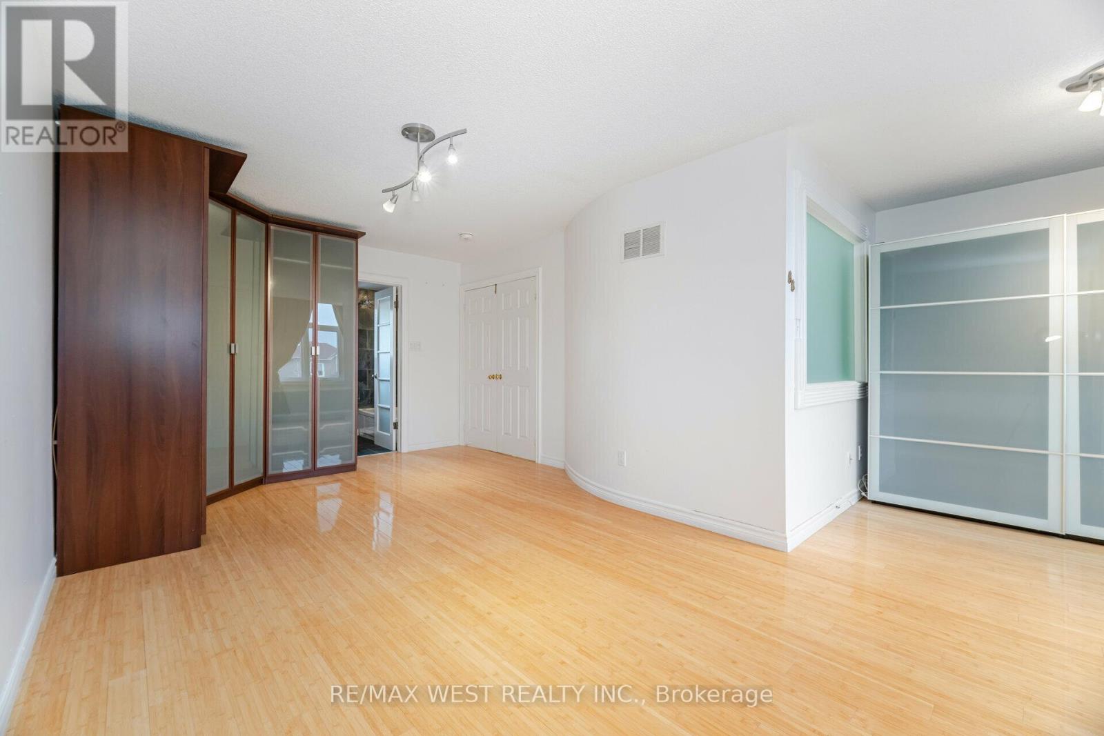 Main - 5456 Whitehorn Avenue, Mississauga, Ontario  L5V 1V5 - Photo 28 - W13113822