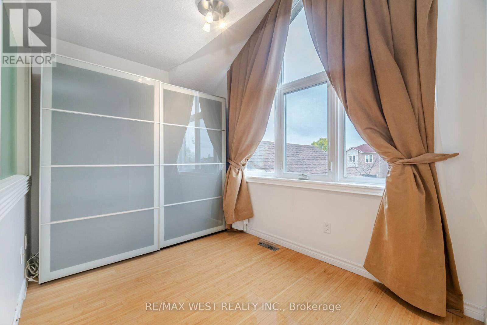 Main - 5456 Whitehorn Avenue, Mississauga, Ontario  L5V 1V5 - Photo 29 - W13113822