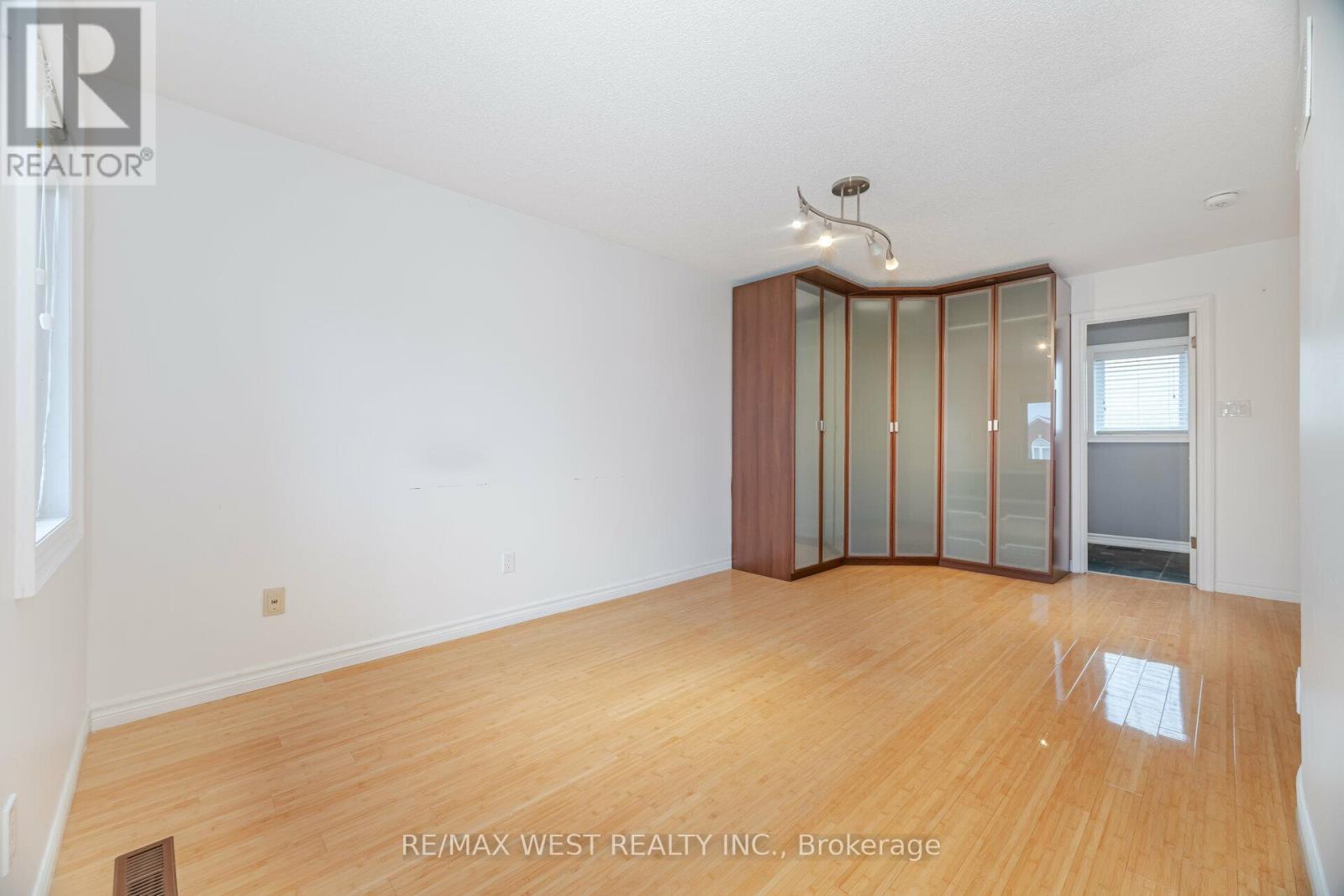 Main - 5456 Whitehorn Avenue, Mississauga, Ontario  L5V 1V5 - Photo 30 - W13113822