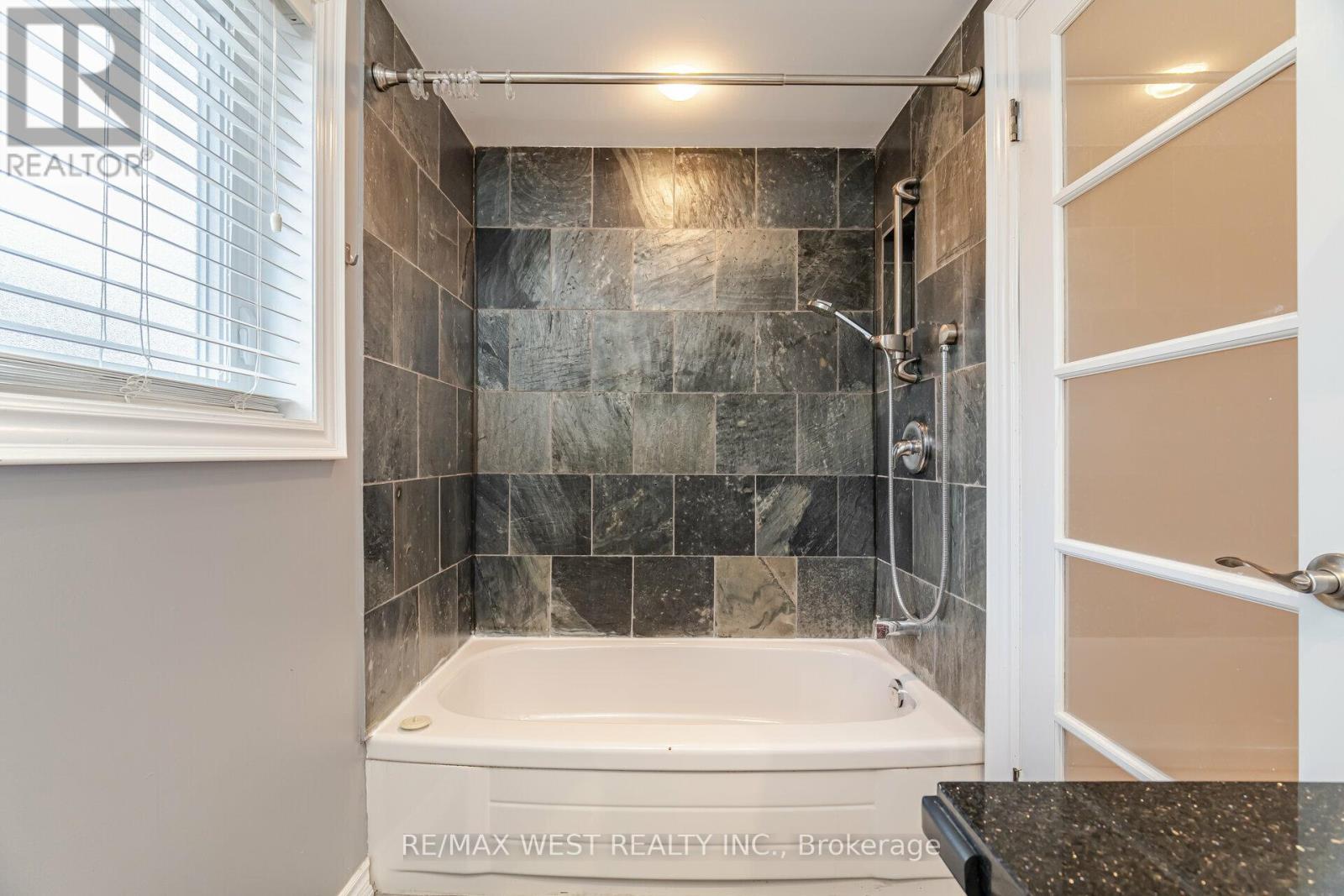 Main - 5456 Whitehorn Avenue, Mississauga, Ontario  L5V 1V5 - Photo 32 - W13113822