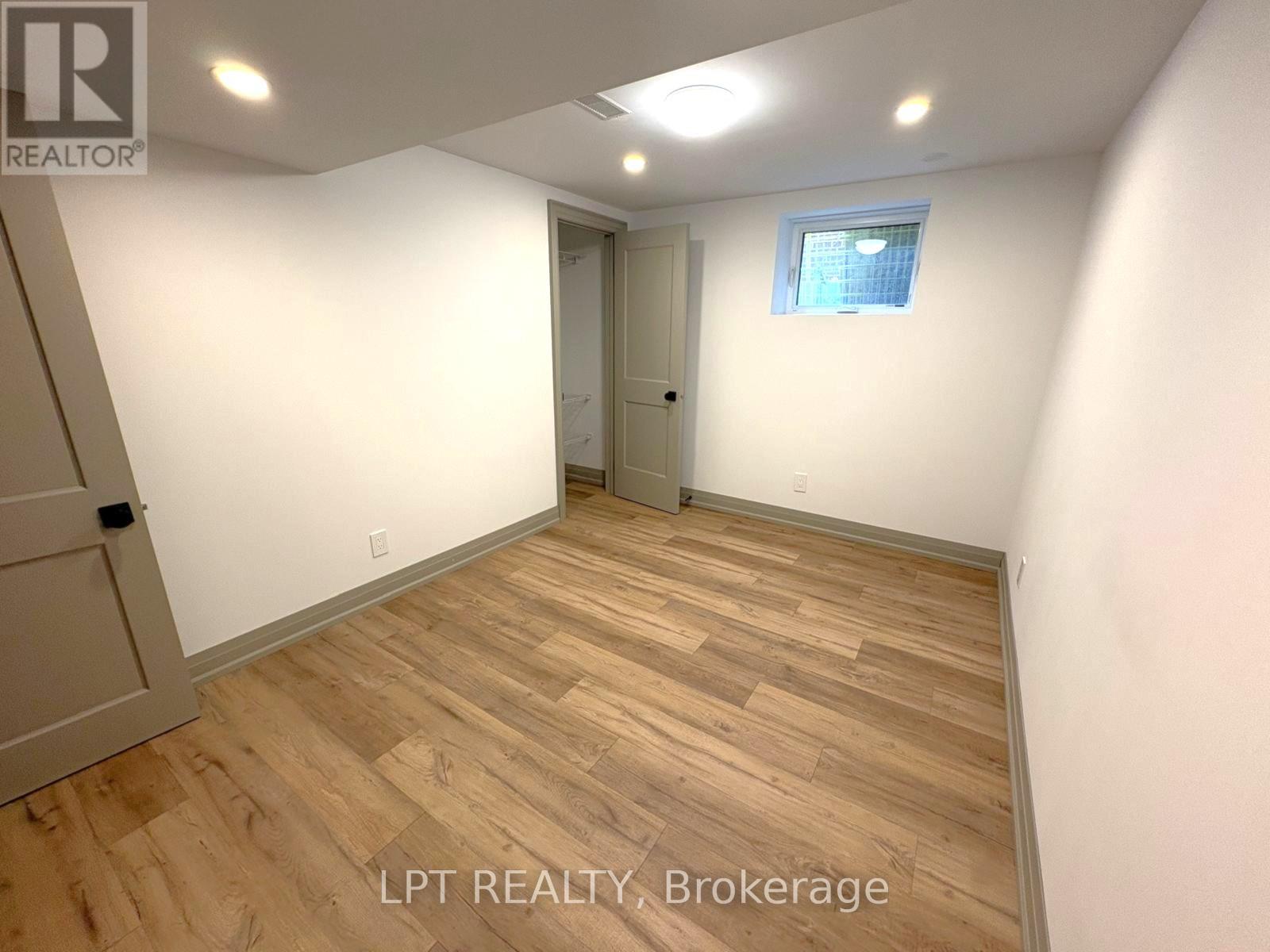51 Enfield Avenue, Toronto, Ontario  M8W 1T6 - Photo 14 - W13113902