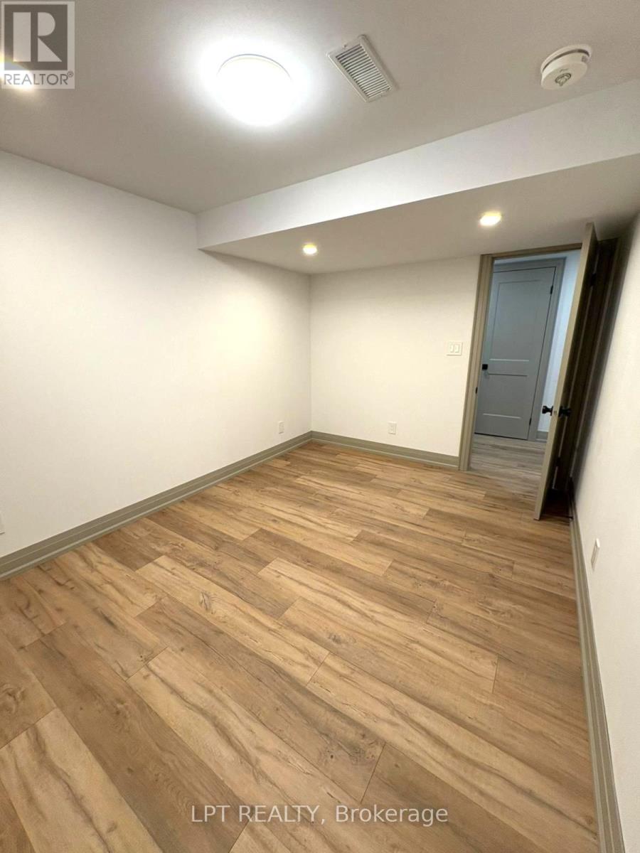 51 Enfield Avenue, Toronto, Ontario  M8W 1T6 - Photo 15 - W13113902
