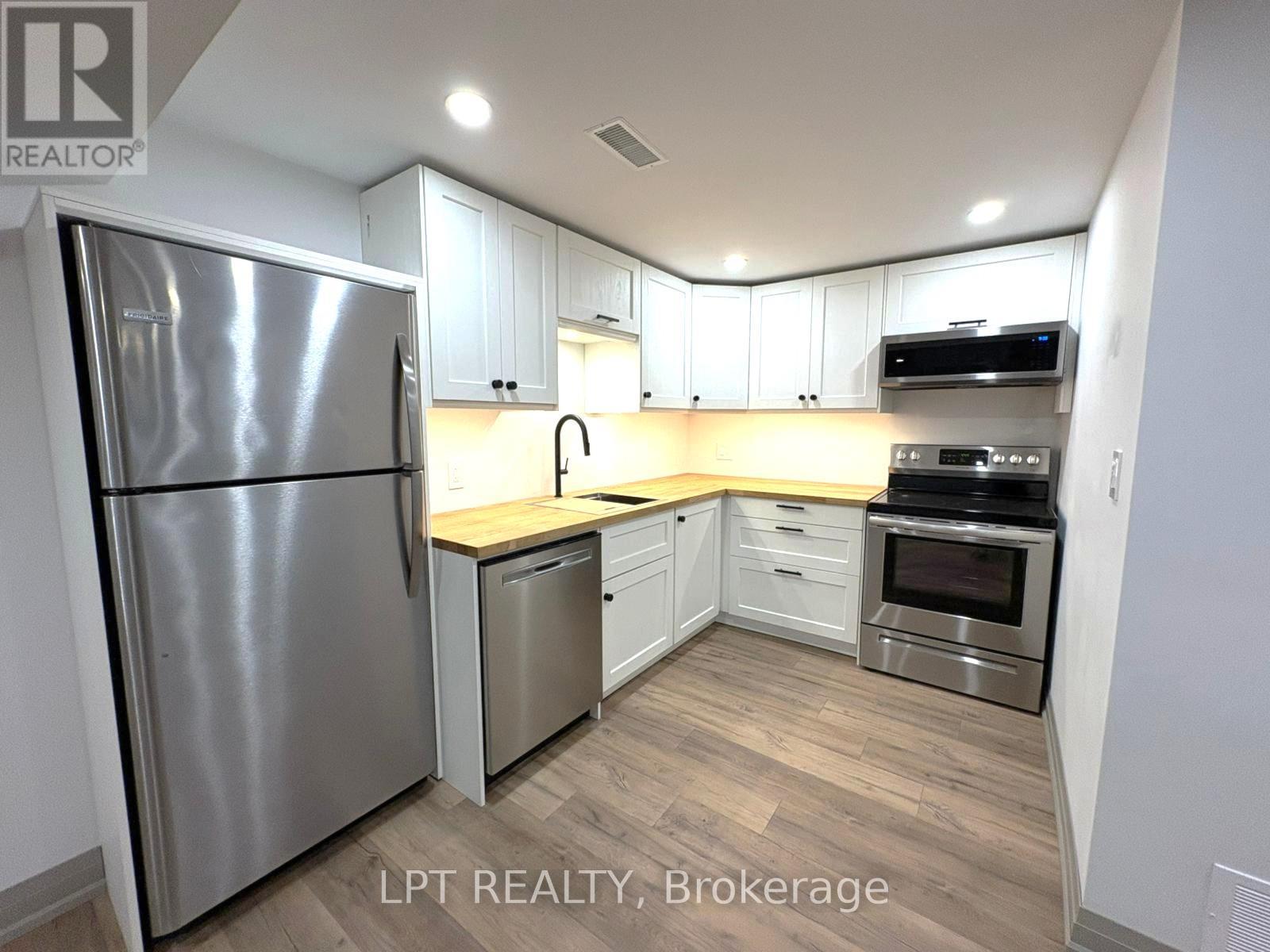 51 Enfield Avenue, Toronto, Ontario  M8W 1T6 - Photo 3 - W13113902