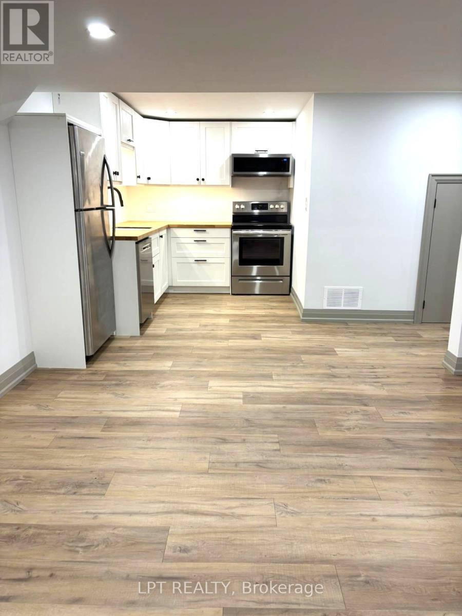 51 Enfield Avenue, Toronto, Ontario  M8W 1T6 - Photo 4 - W13113902