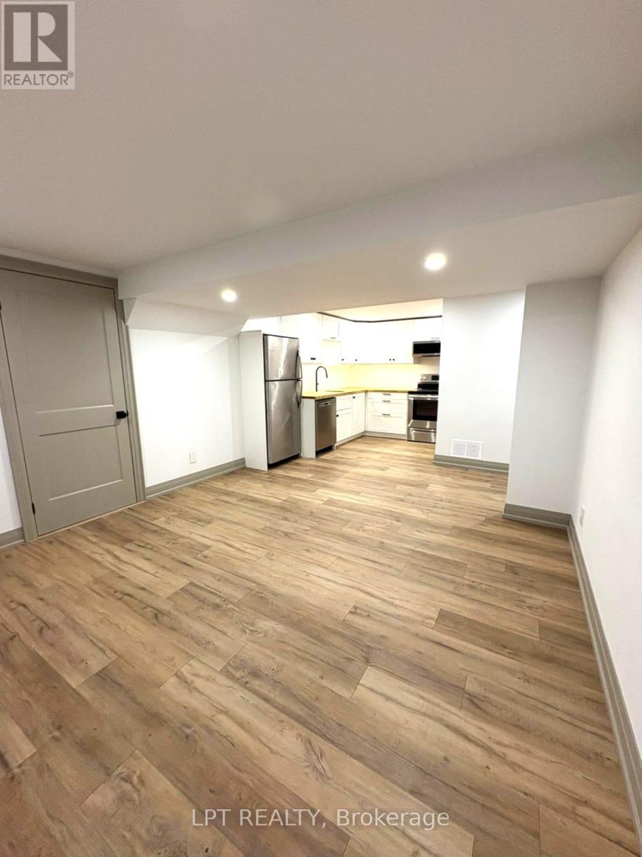 51 Enfield Avenue, Toronto, Ontario  M8W 1T6 - Photo 7 - W13113902