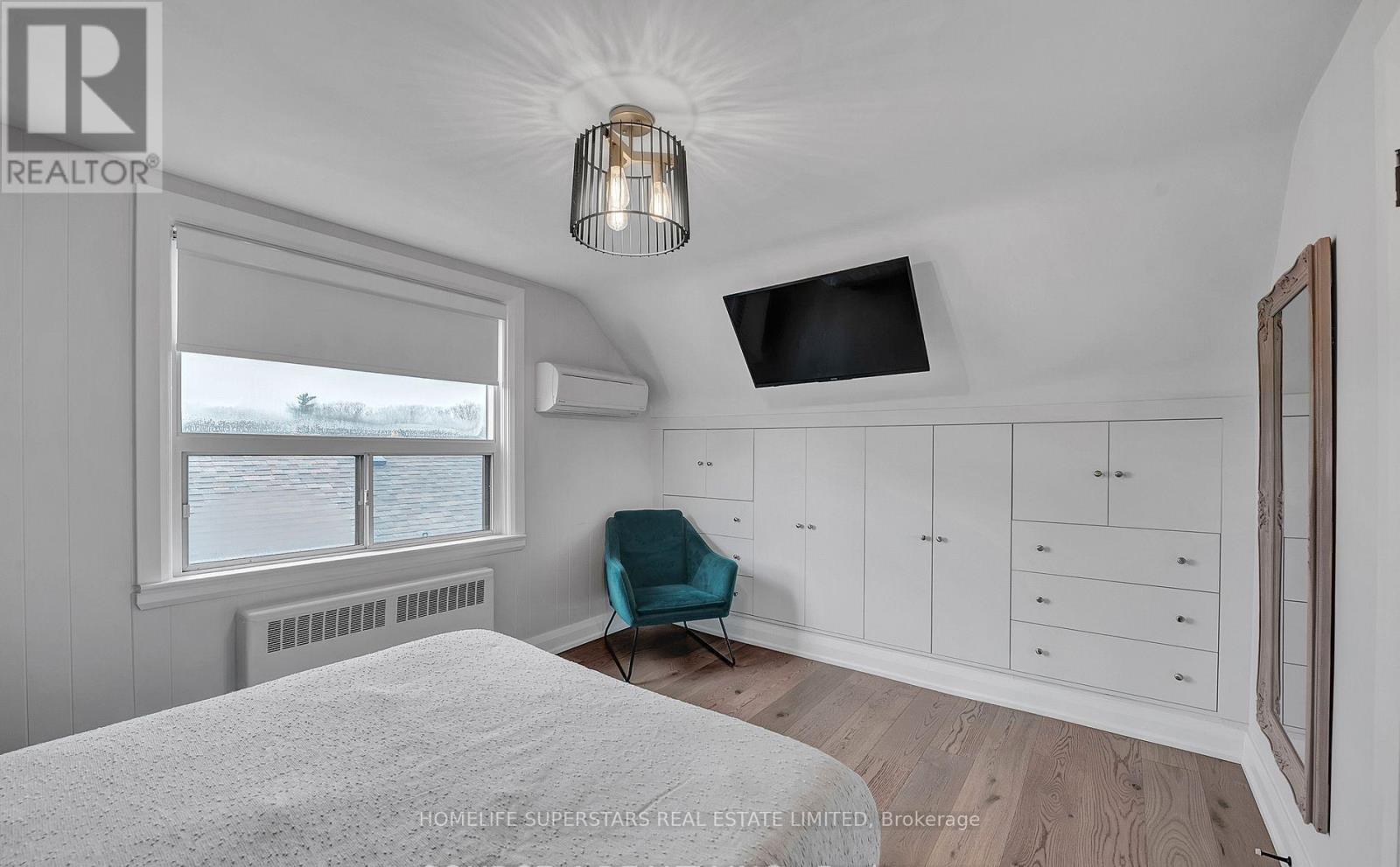 475 Maple Leaf Drive, Toronto, Ontario  M6L 1R1 - Photo 12 - W13113904