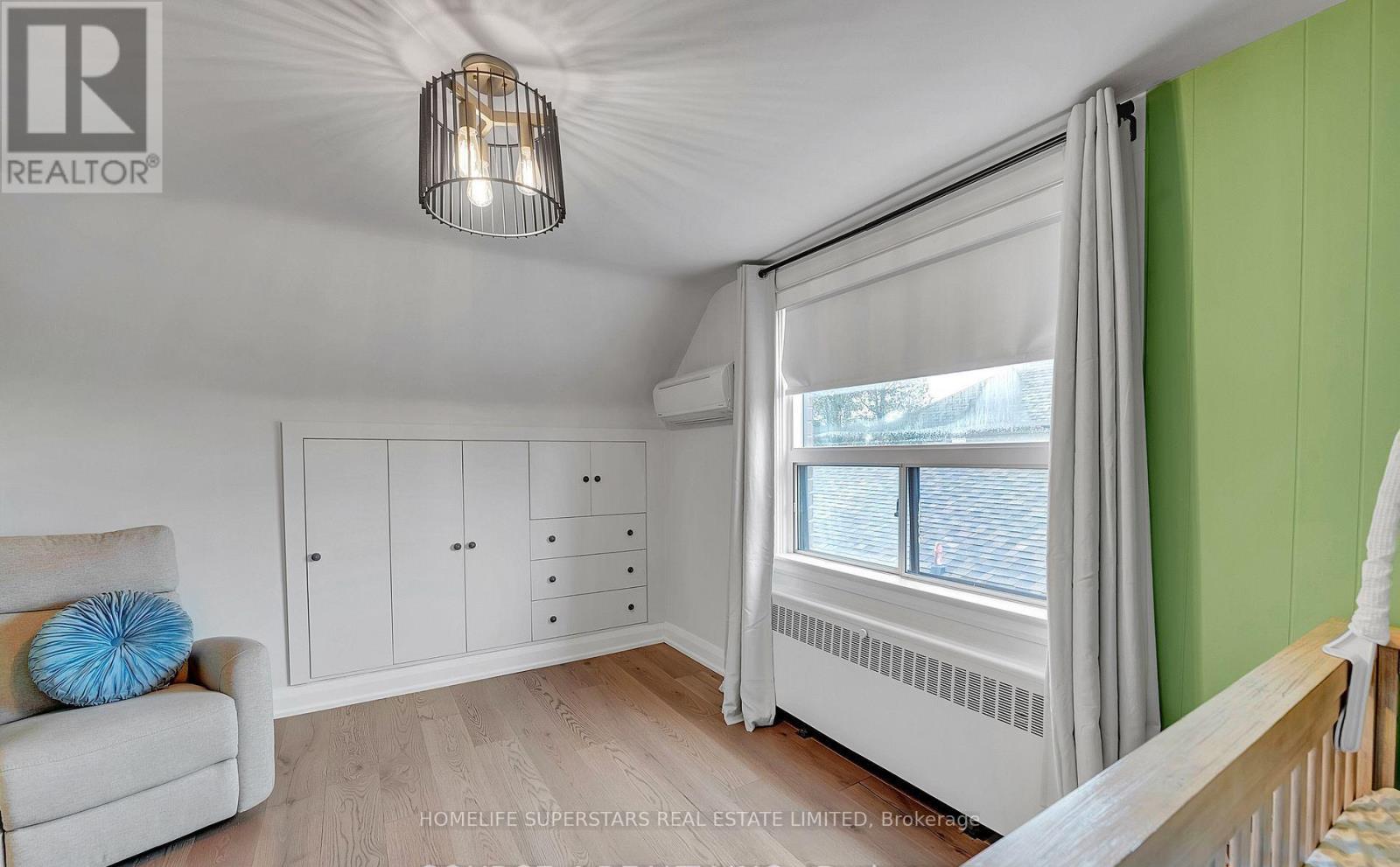 475 Maple Leaf Drive, Toronto, Ontario  M6L 1R1 - Photo 14 - W13113904
