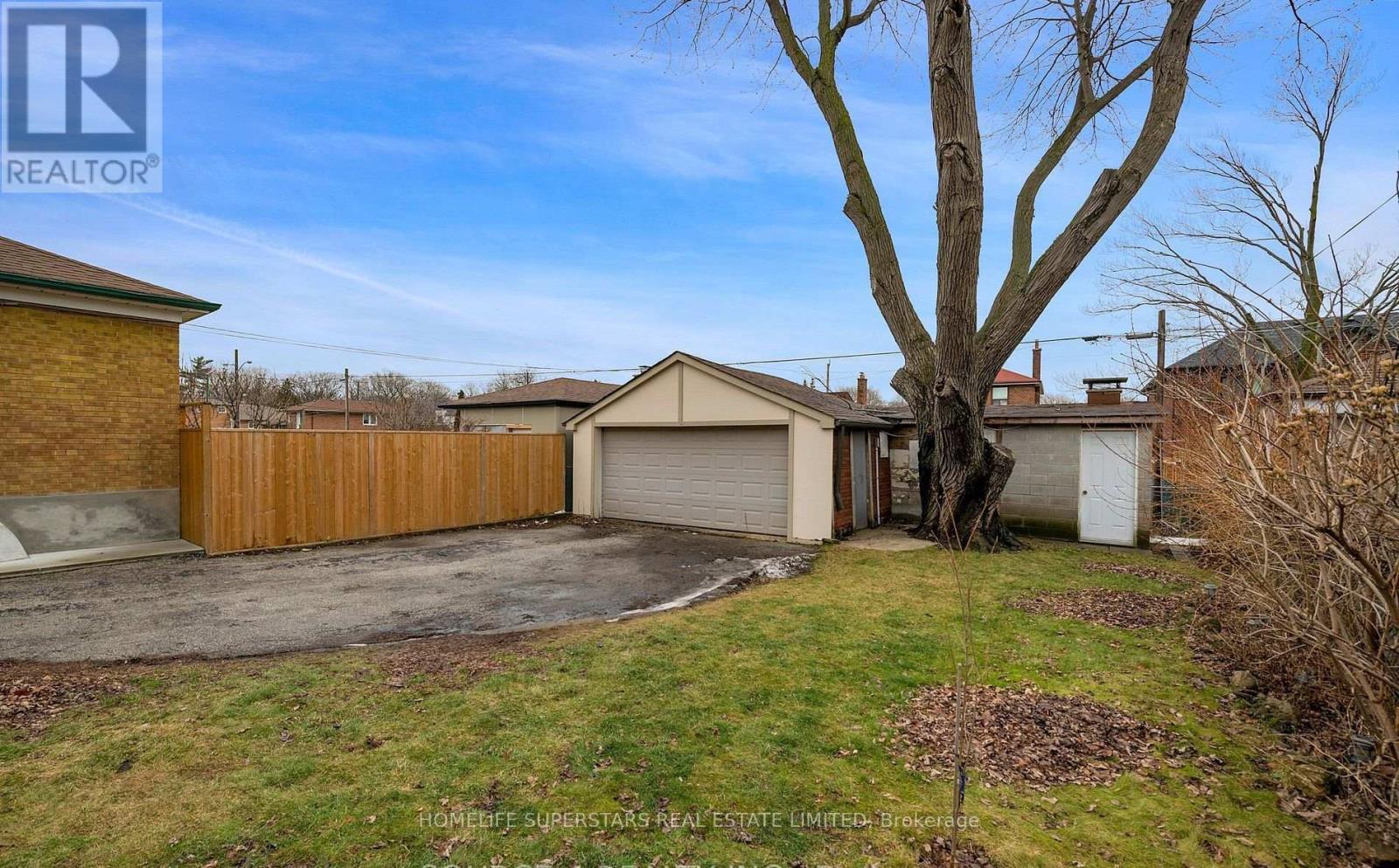 475 Maple Leaf Drive, Toronto, Ontario  M6L 1R1 - Photo 17 - W13113904