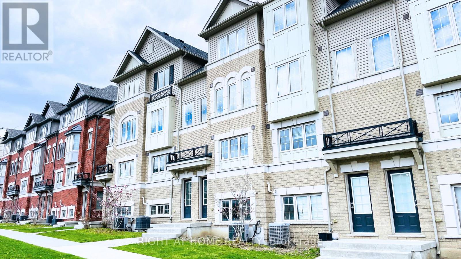 2372 Chevron Prince Path, Oshawa, Ontario  L1L 0K9 - Photo 4 - E13098758
