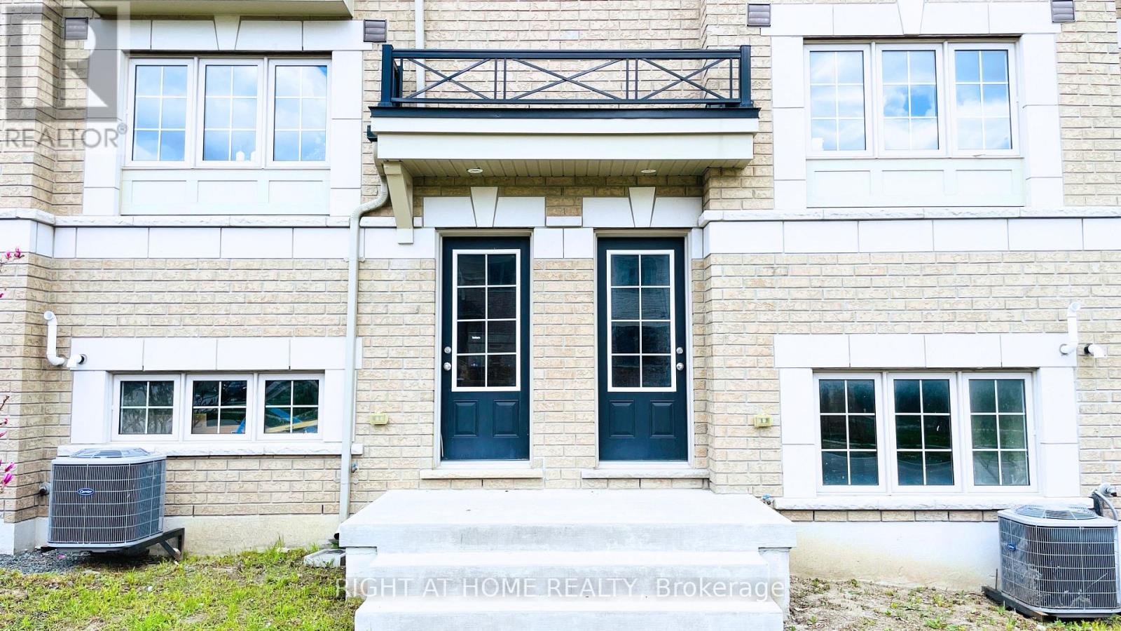 2372 Chevron Prince Path, Oshawa, Ontario  L1L 0K9 - Photo 5 - E13098758