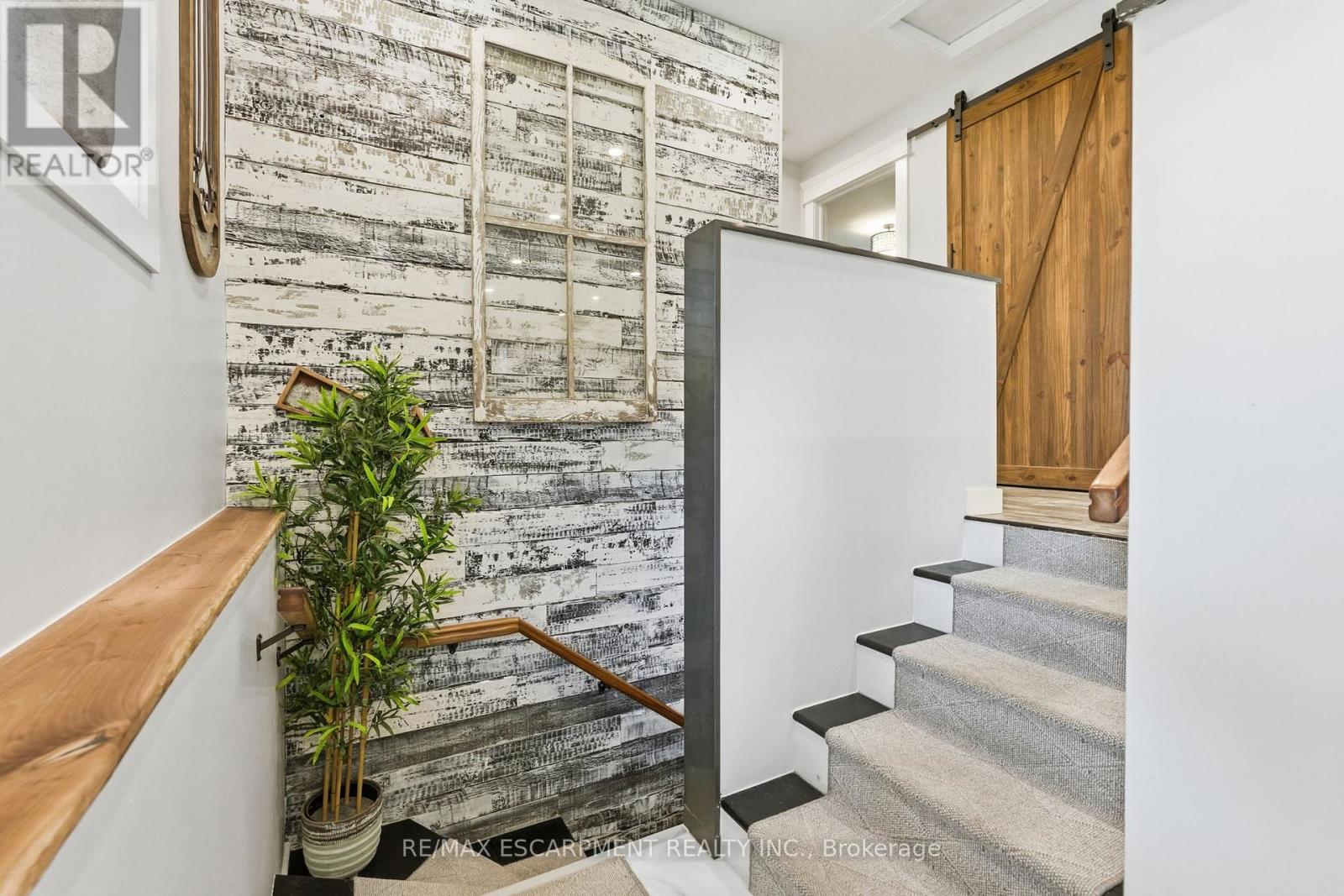577 Harvest Road, Hamilton, Ontario  L9H 5K8 - Photo 6 - X13113850