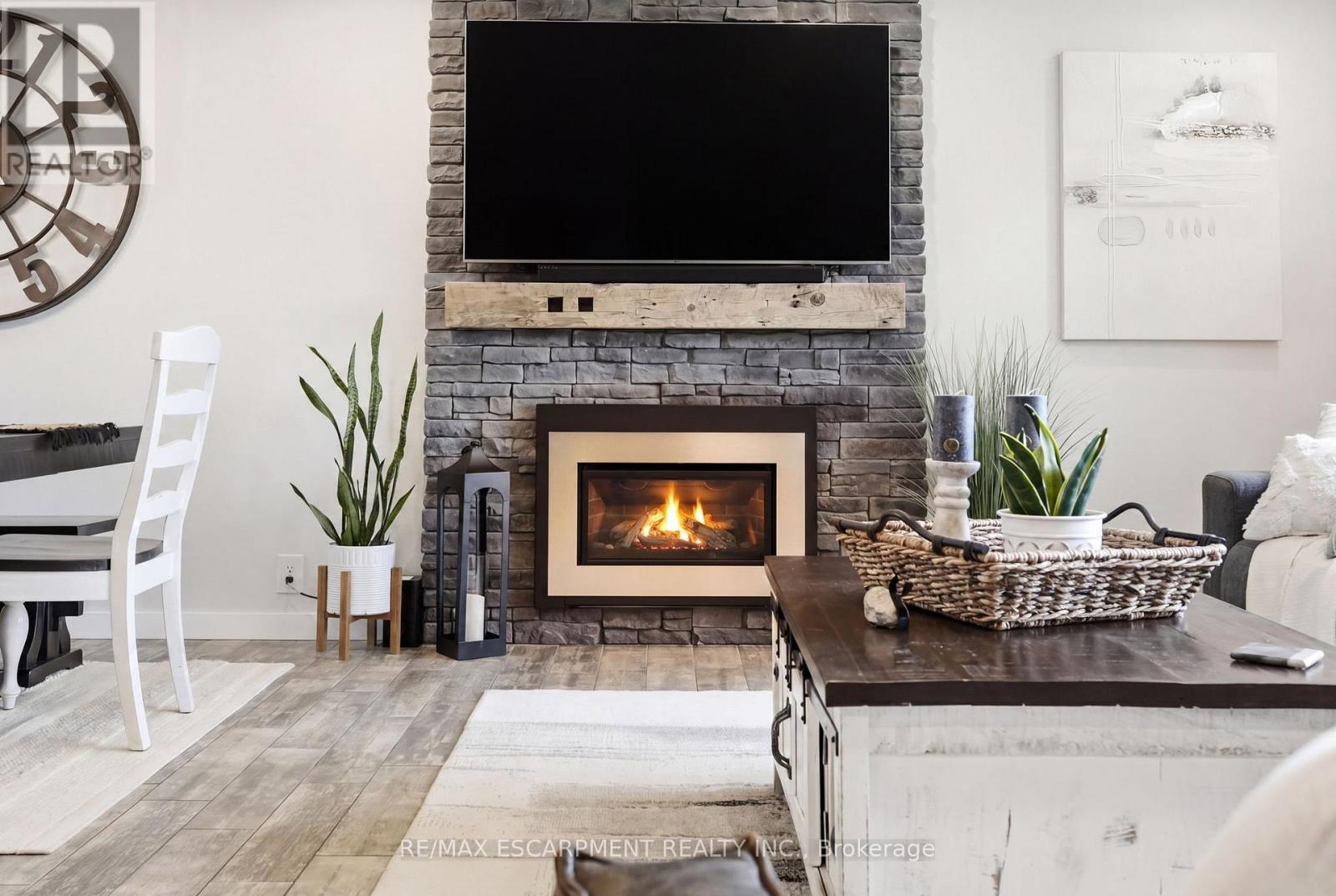 577 Harvest Road, Hamilton, Ontario  L9H 5K8 - Photo 8 - X13113850