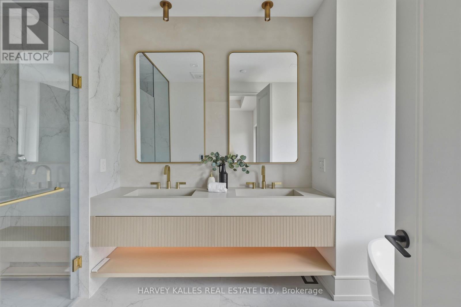 261 St Germain Avenue, Toronto, Ontario  M5M 1W4 - Photo 33 - C13113422