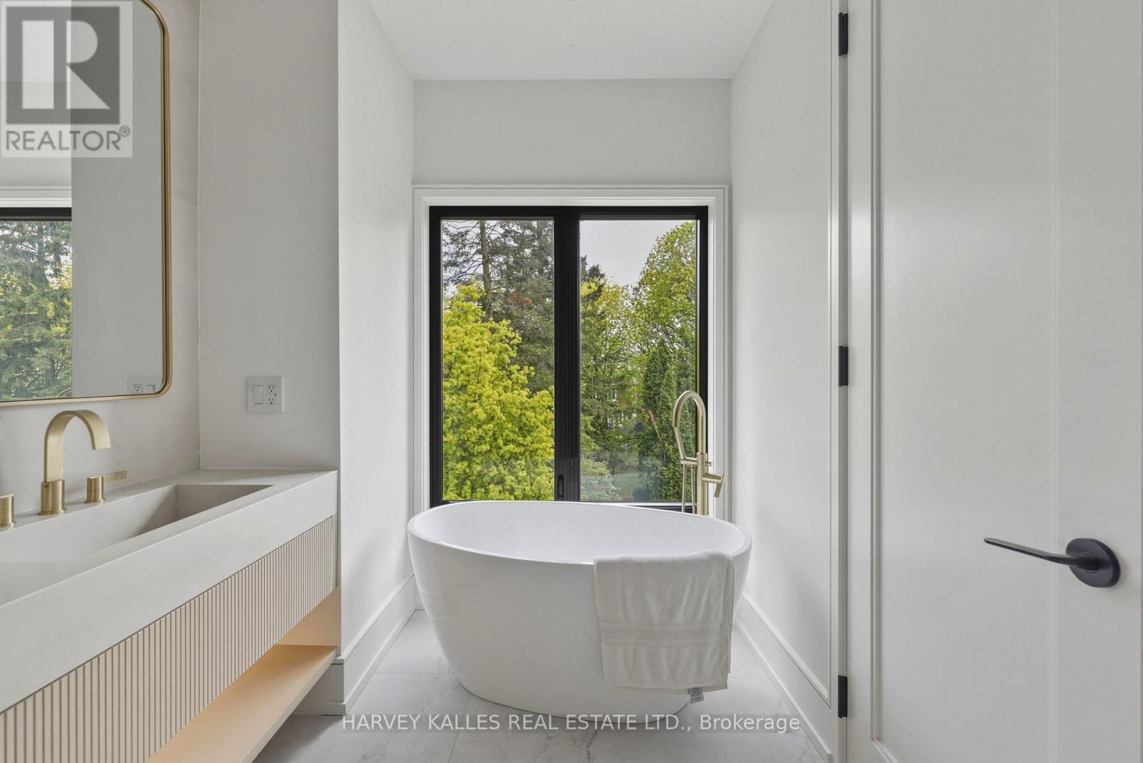 261 St Germain Avenue, Toronto, Ontario  M5M 1W4 - Photo 35 - C13113422