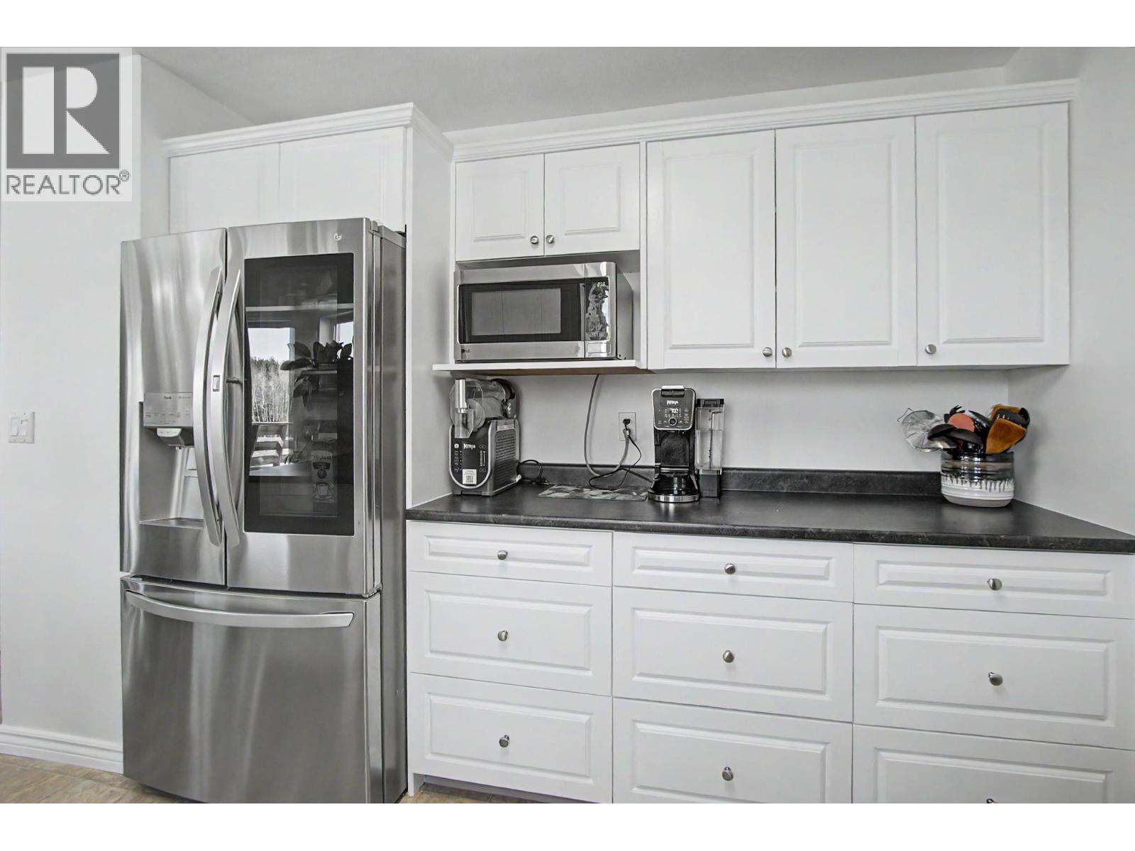 5958 Kovachich Drive, Prince George, British Columbia  V2N 6S9 - Photo 11 - R3122205