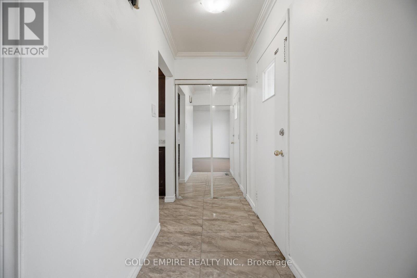 42 Flamingo Crescent, Brampton, Ontario  L6T 2G5 - Photo 6 - W13113928