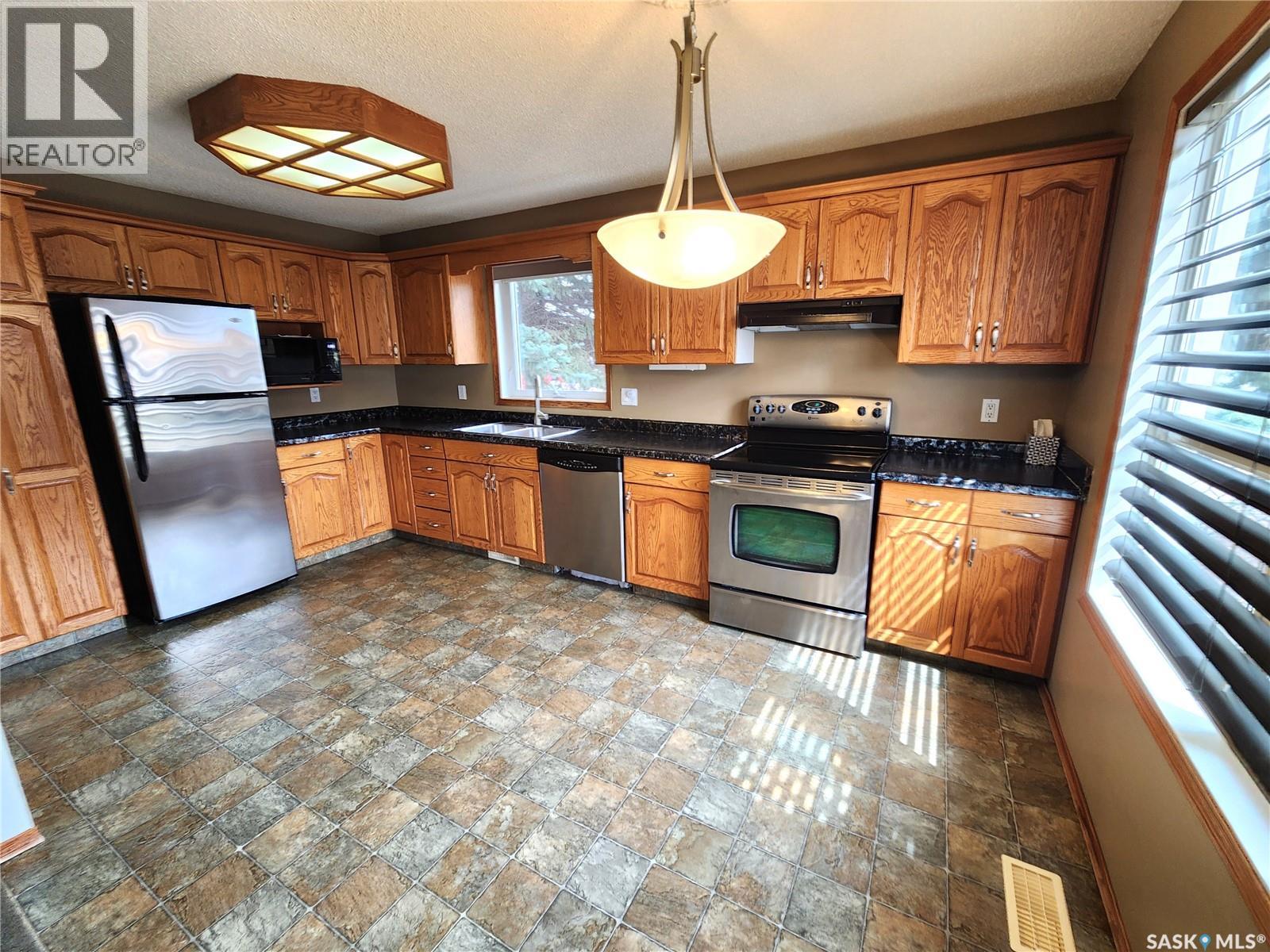 101 12 Cundall Drive, Estevan, Saskatchewan  S4A 1T1 - Photo 20 - SK035654