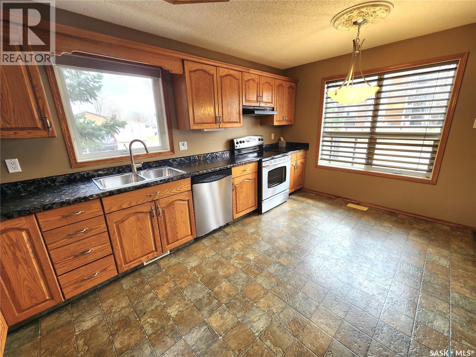 101 12 Cundall Drive, Estevan, Saskatchewan  S4A 1T1 - Photo 23 - SK035654