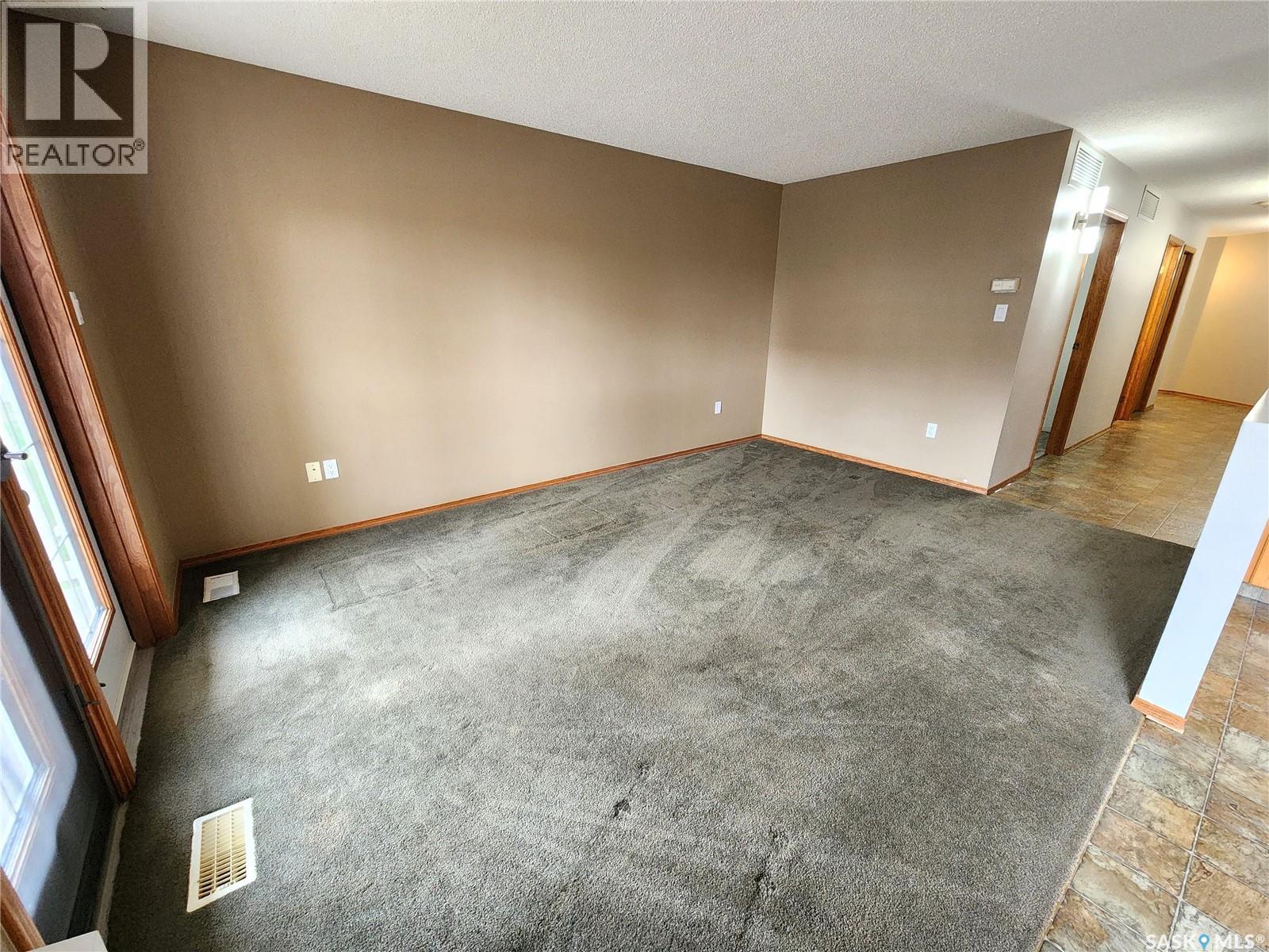 101 12 Cundall Drive, Estevan, Saskatchewan  S4A 1T1 - Photo 29 - SK035654