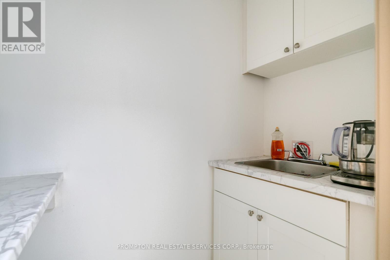 3rd Floor - 6075 Yonge Street, Toronto, Ontario  M2M 3W2 - Photo 8 - C13113936