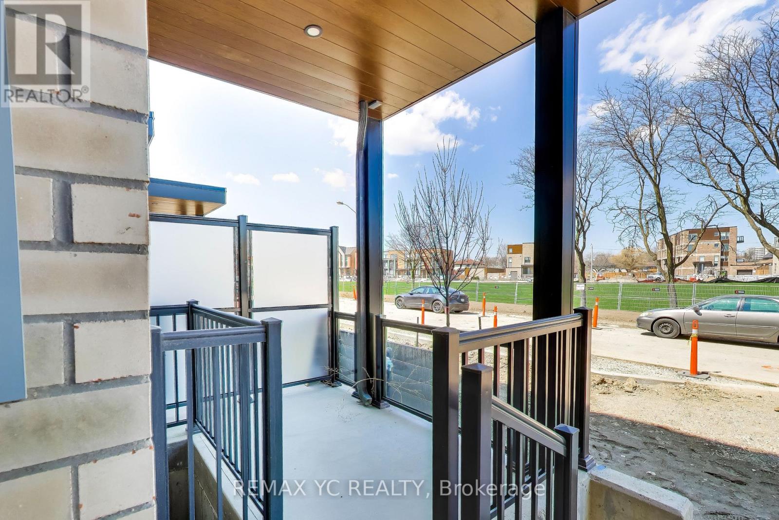 18 Deep Roots Terrace, Toronto, Ontario  M6A 0G1 - Photo 4 - C13113942