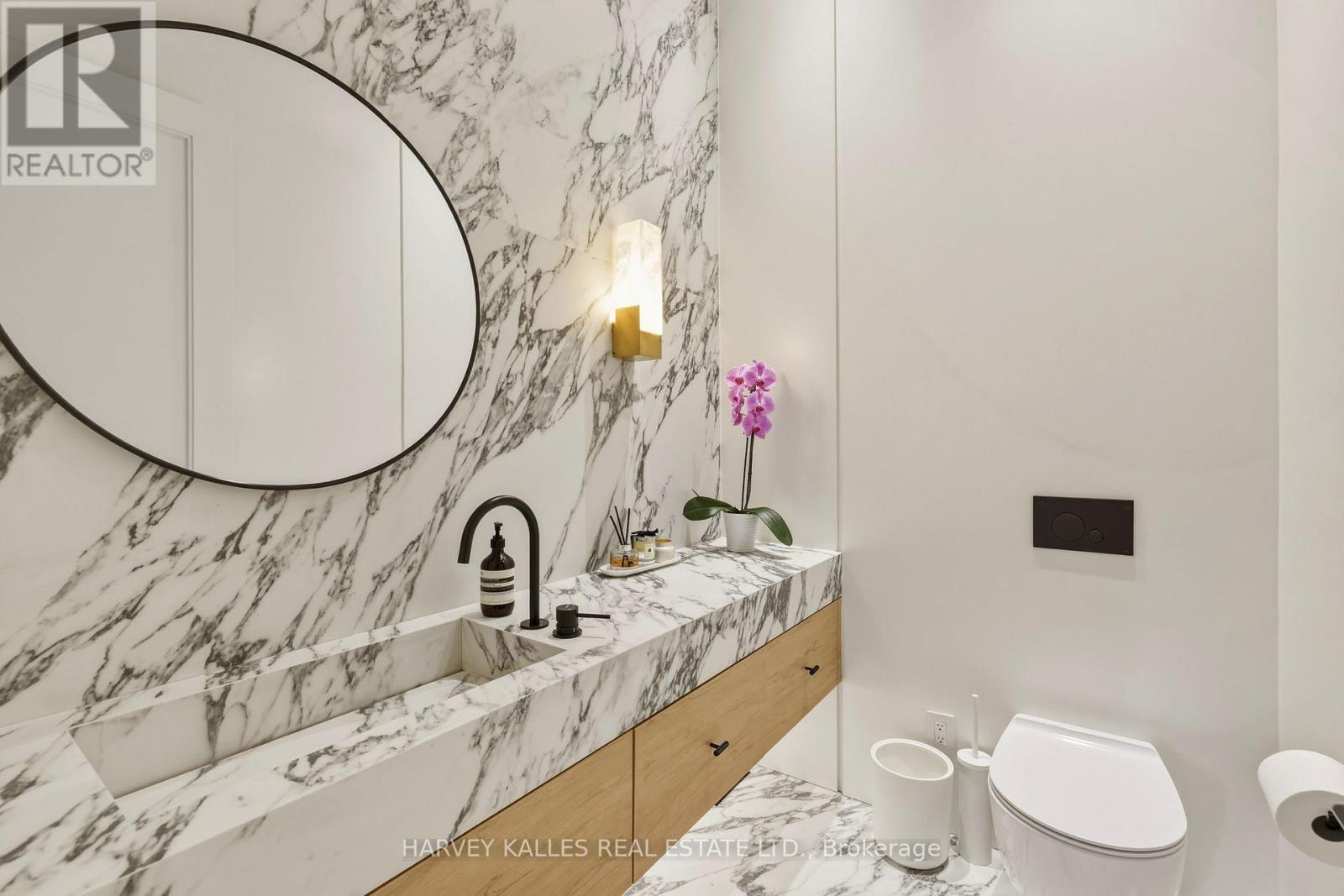 261 St Germain Avenue, Toronto, Ontario  M5M 1W4 - Photo 16 - C13113422