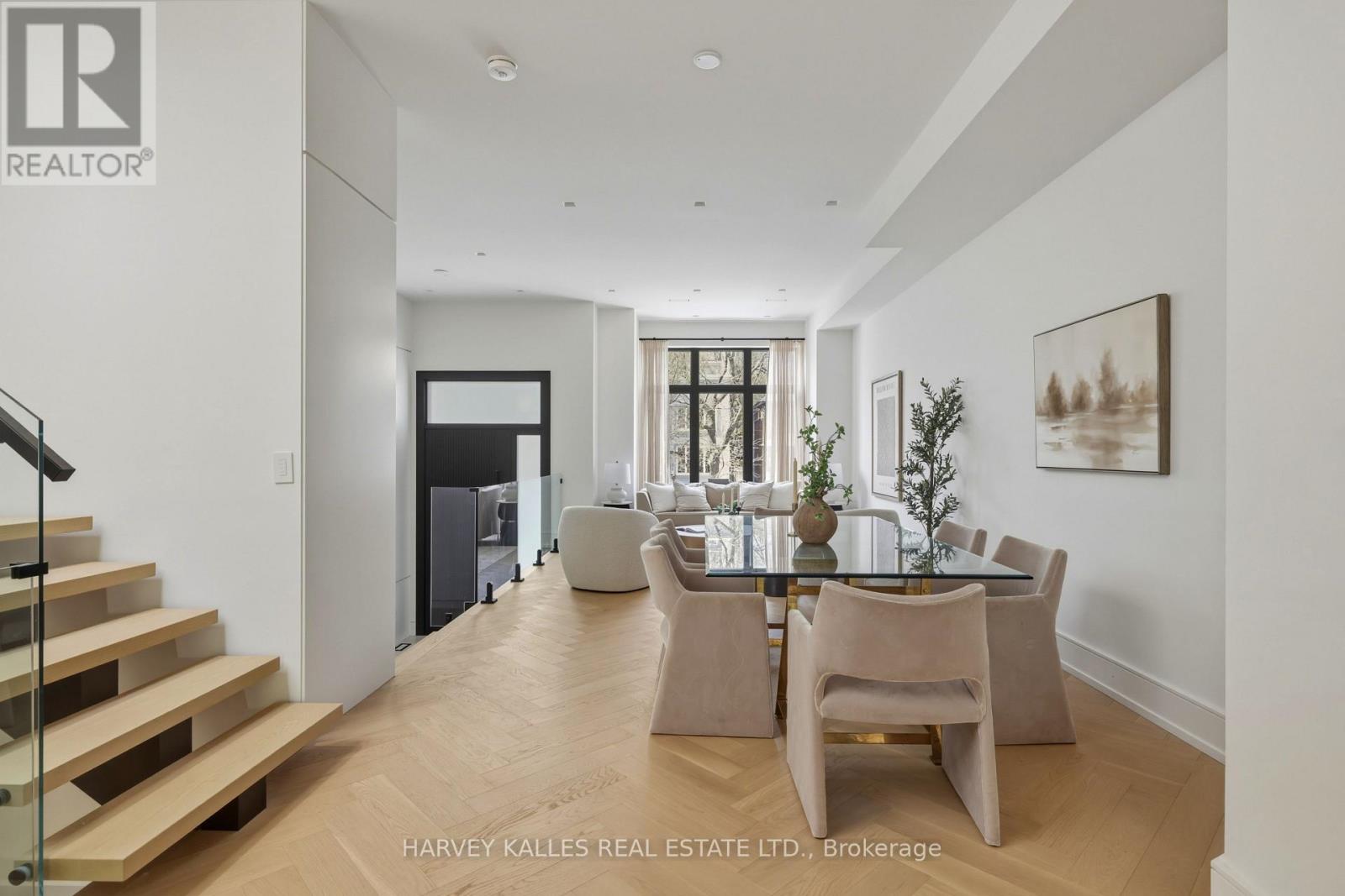 261 St Germain Avenue, Toronto, Ontario  M5M 1W4 - Photo 13 - C13113422