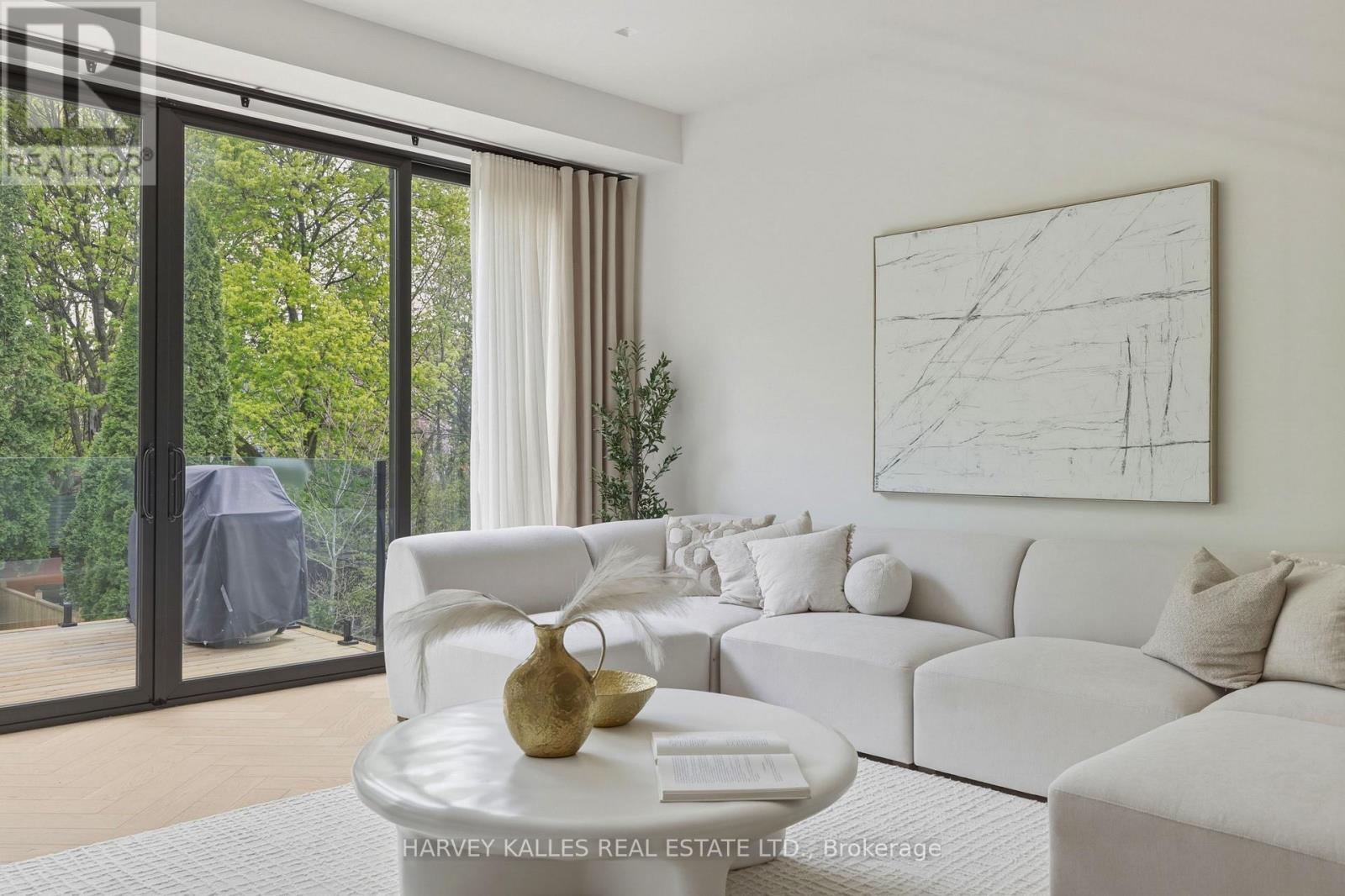 261 St Germain Avenue, Toronto, Ontario  M5M 1W4 - Photo 18 - C13113422