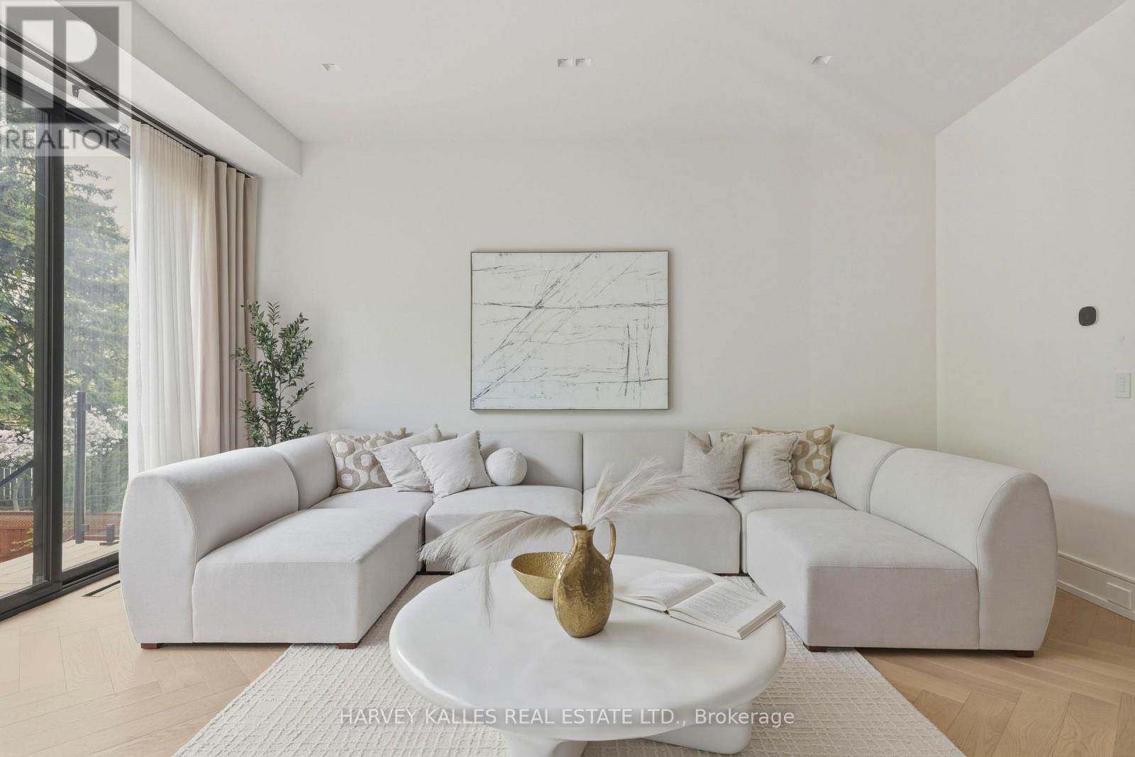 261 St Germain Avenue, Toronto, Ontario  M5M 1W4 - Photo 23 - C13113422