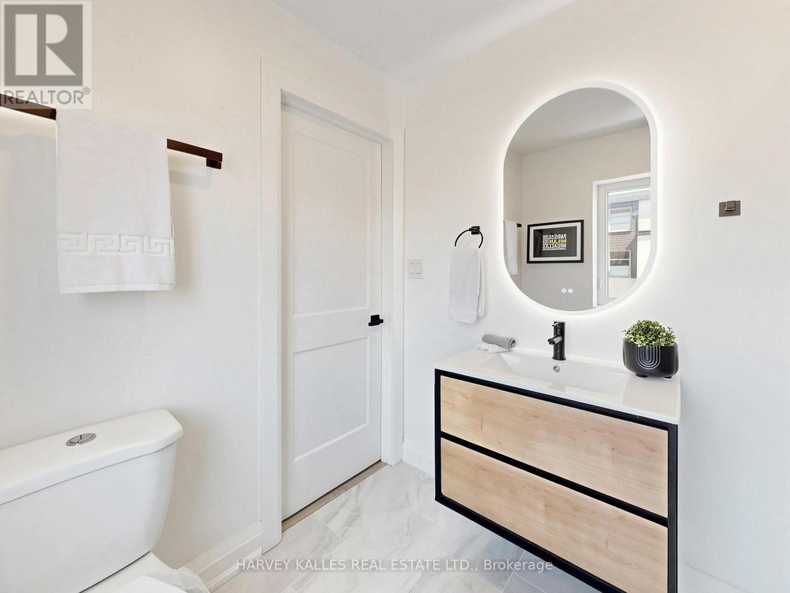 982 Cosburn Avenue, Toronto, Ontario  M4C 2X1 - Photo 24 - E13113962