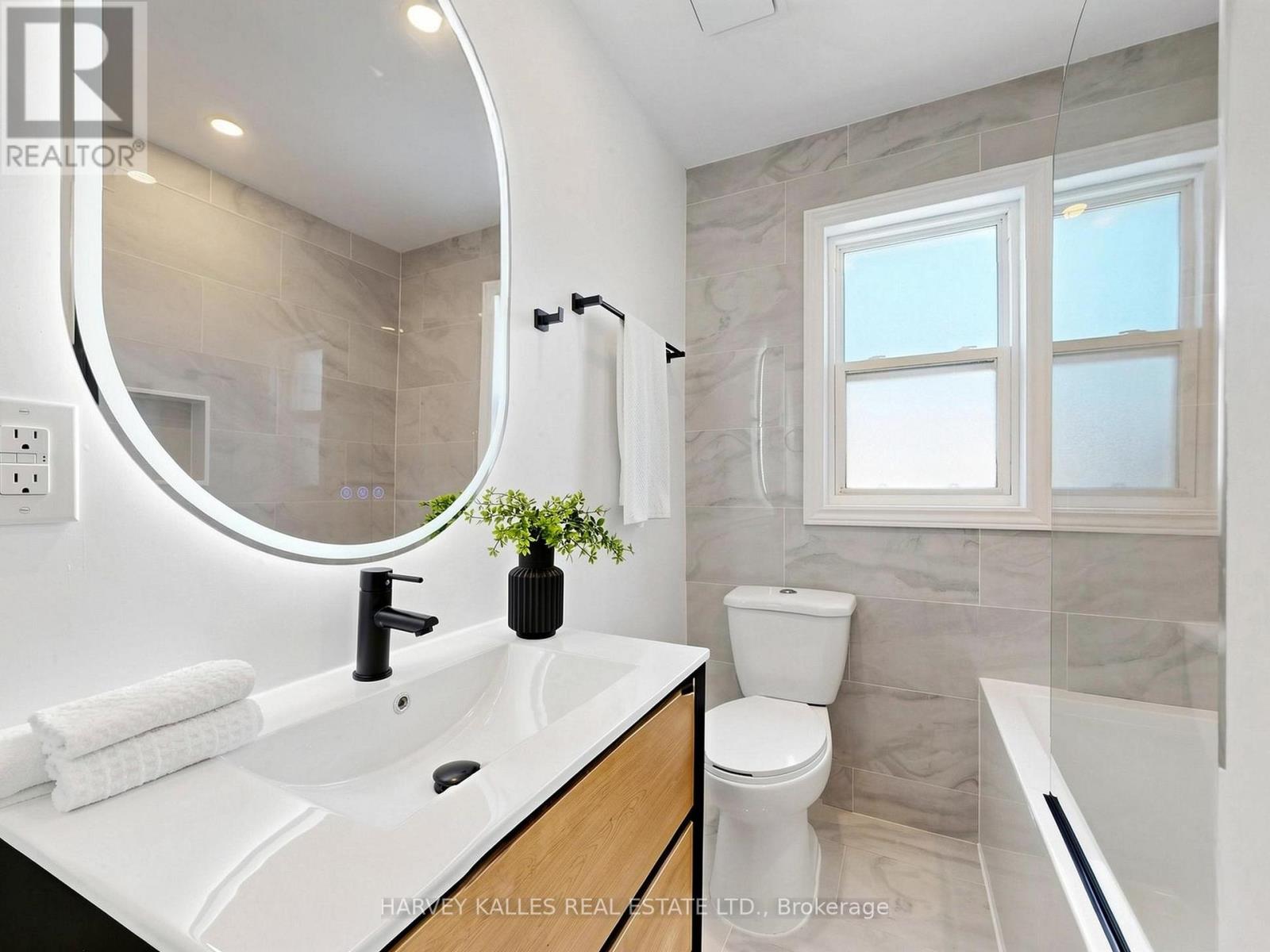 982 Cosburn Avenue, Toronto, Ontario  M4C 2X1 - Photo 29 - E13113962