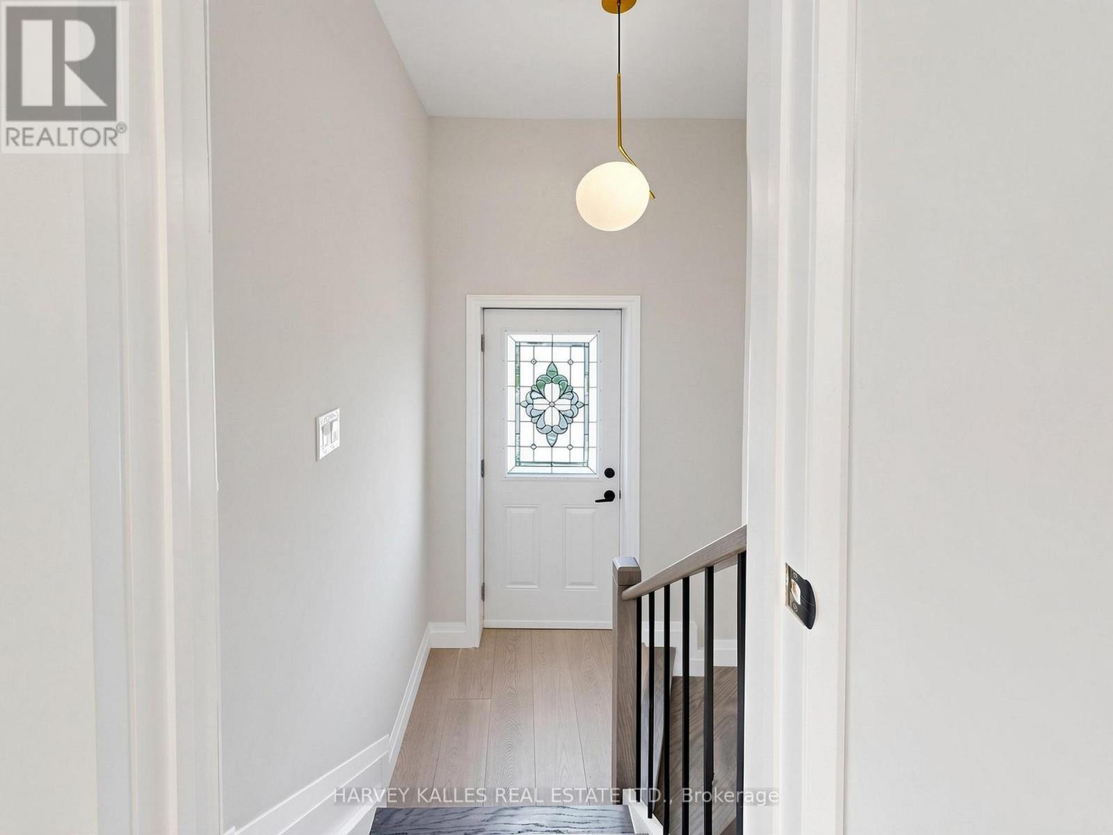 982 Cosburn Avenue, Toronto, Ontario  M4C 2X1 - Photo 31 - E13113962