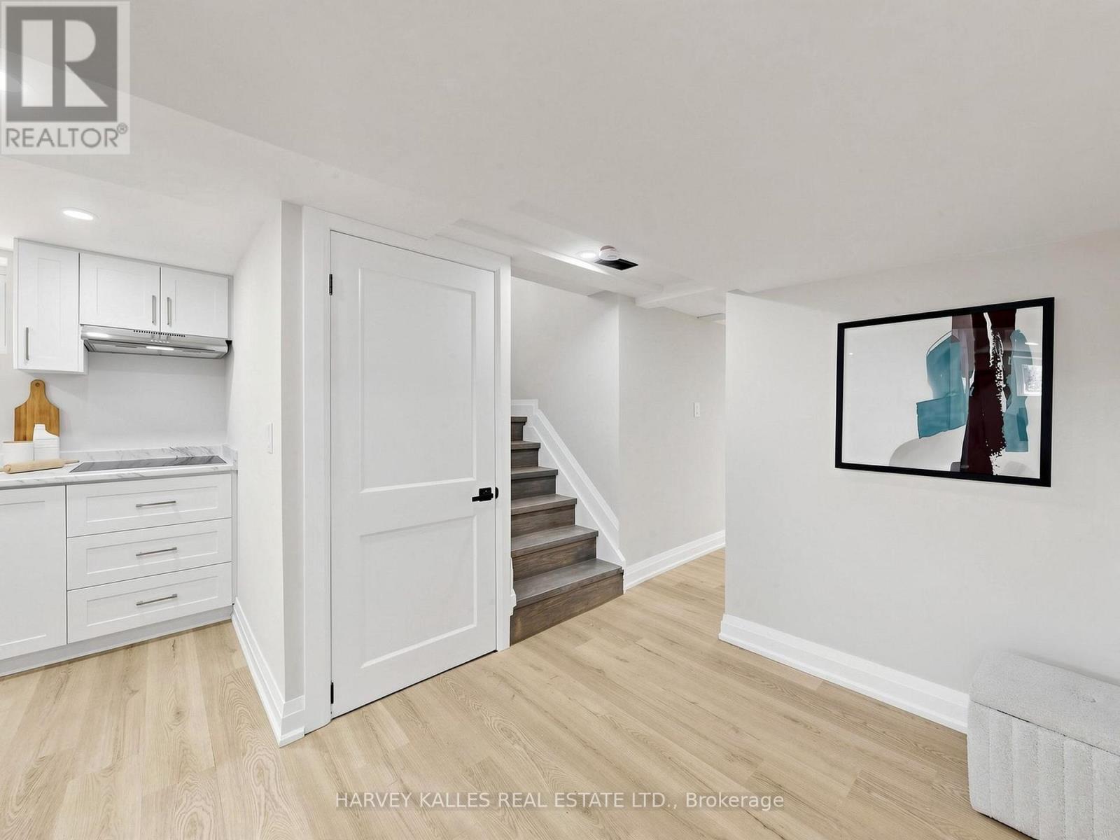 982 Cosburn Avenue, Toronto, Ontario  M4C 2X1 - Photo 33 - E13113962