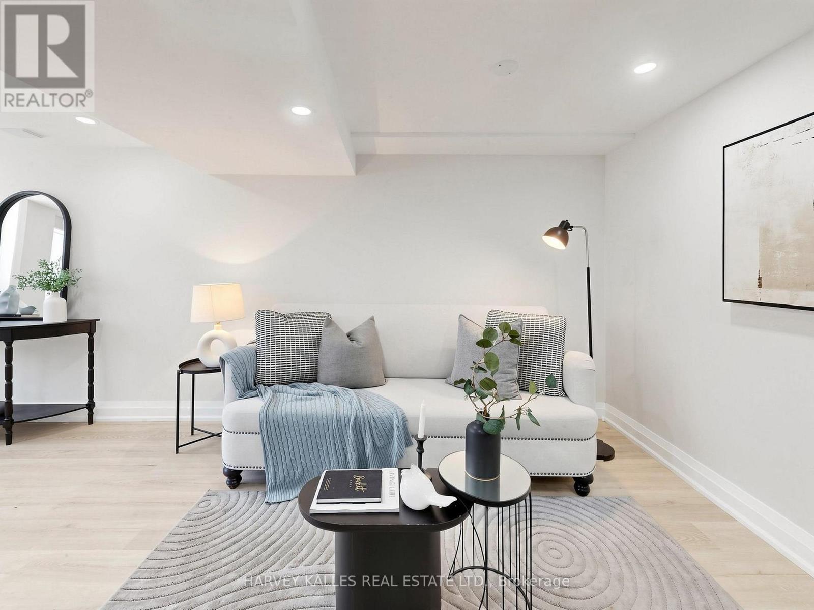 982 Cosburn Avenue, Toronto, Ontario  M4C 2X1 - Photo 39 - E13113962