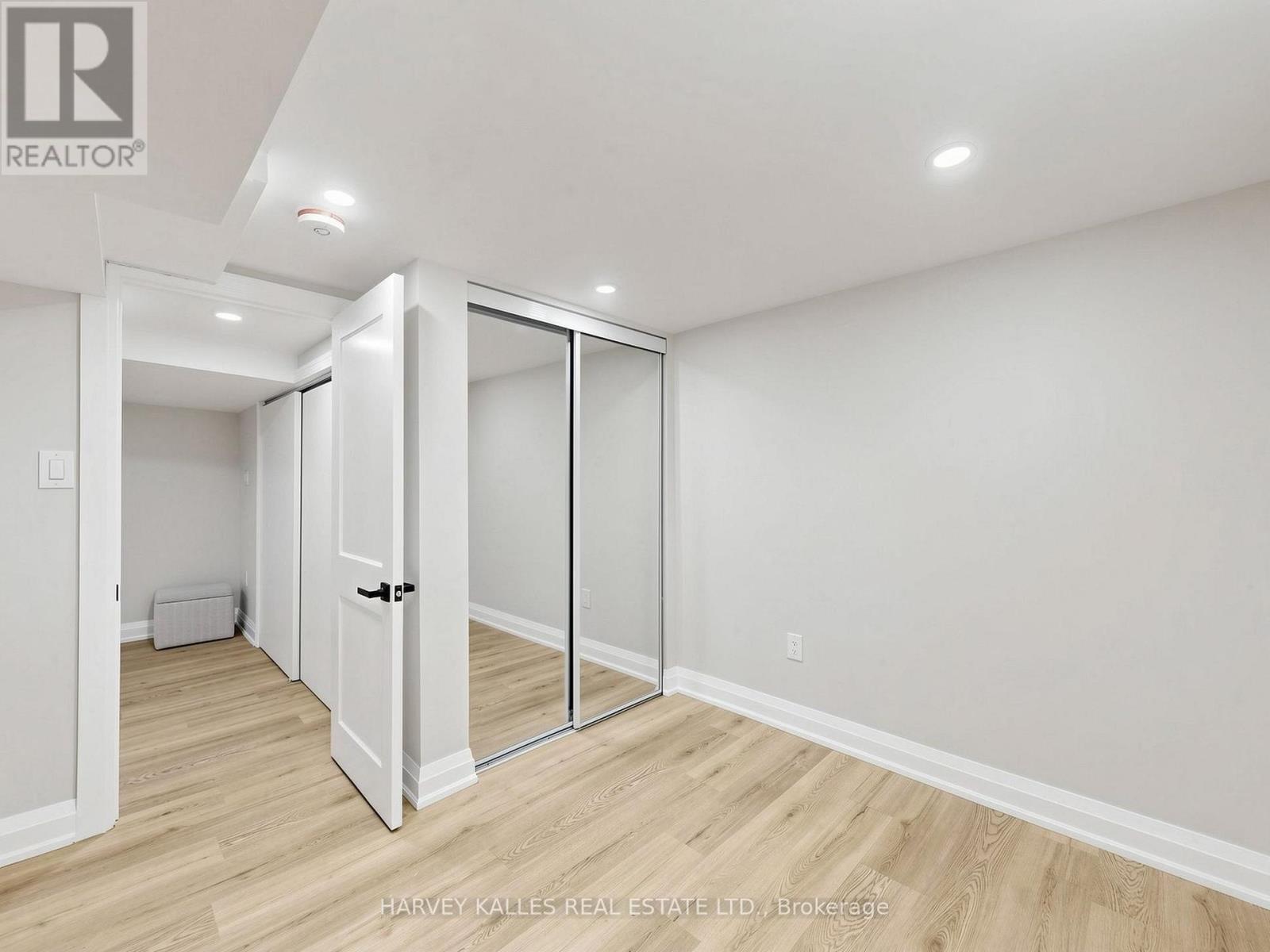 982 Cosburn Avenue, Toronto, Ontario  M4C 2X1 - Photo 44 - E13113962