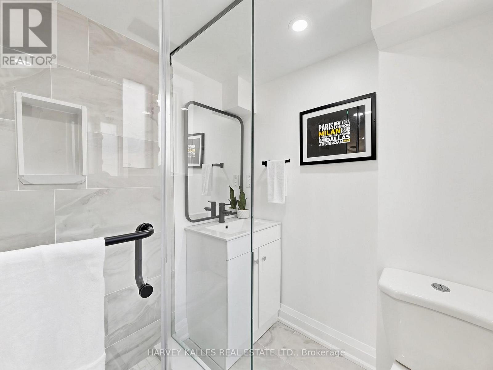 982 Cosburn Avenue, Toronto, Ontario  M4C 2X1 - Photo 45 - E13113962