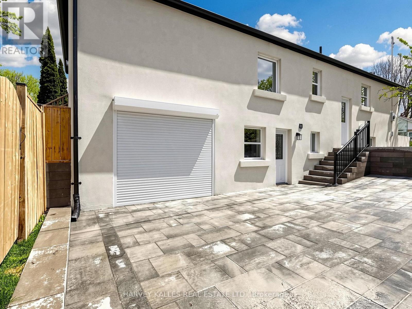 982 Cosburn Avenue, Toronto, Ontario  M4C 2X1 - Photo 47 - E13113962