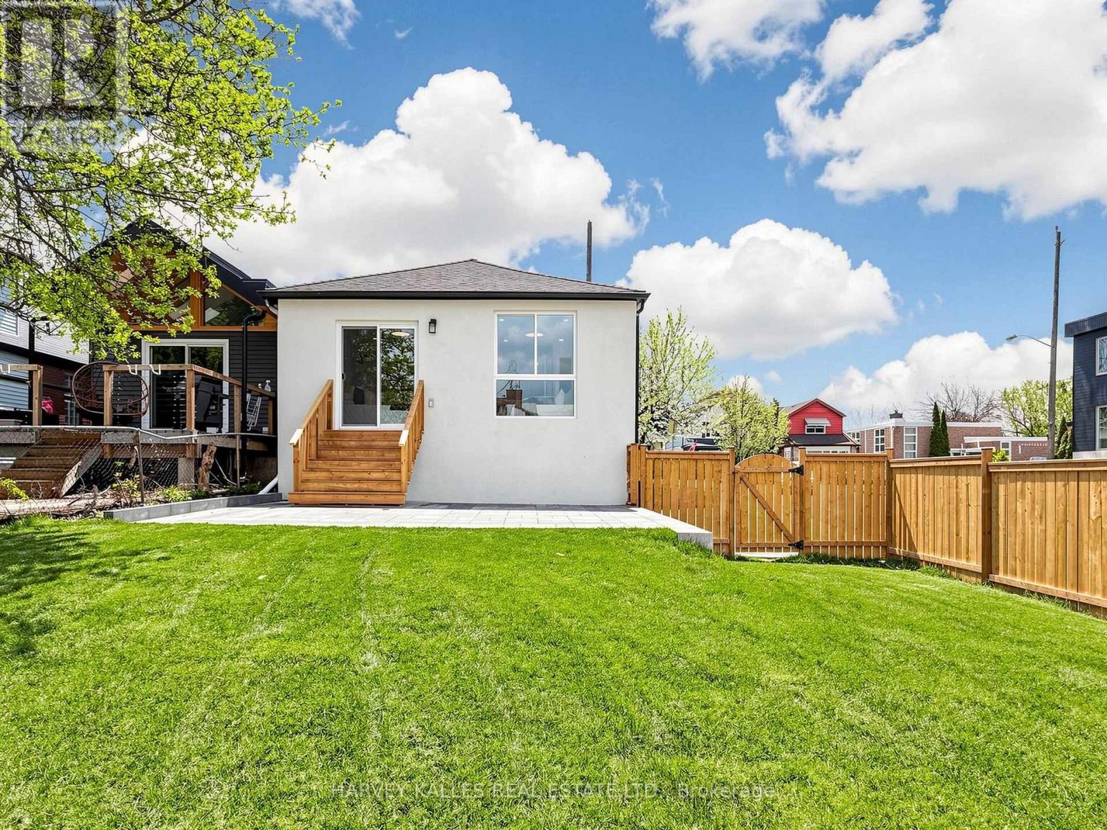 982 Cosburn Avenue, Toronto, Ontario  M4C 2X1 - Photo 48 - E13113962