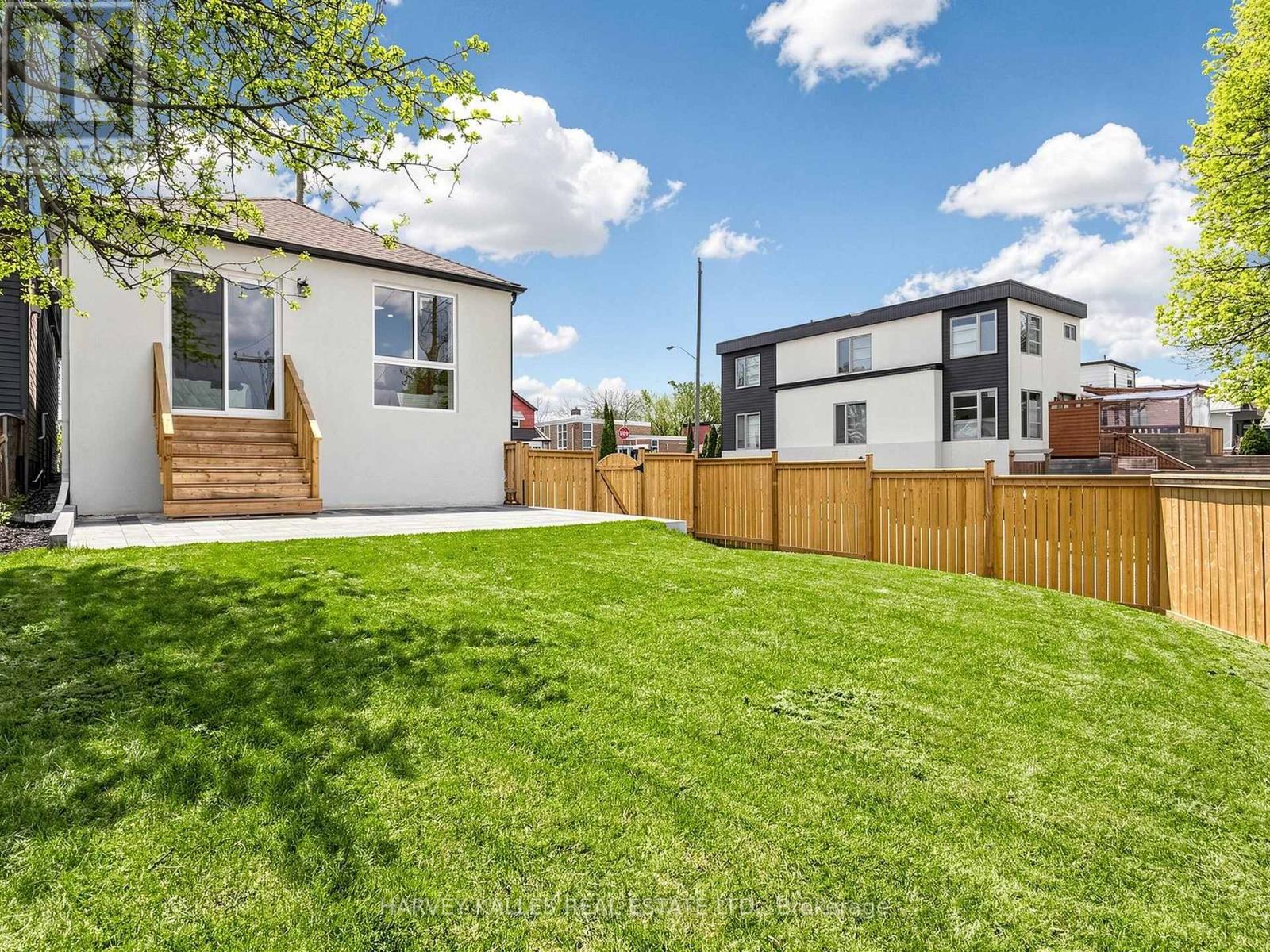 982 Cosburn Avenue, Toronto, Ontario  M4C 2X1 - Photo 49 - E13113962