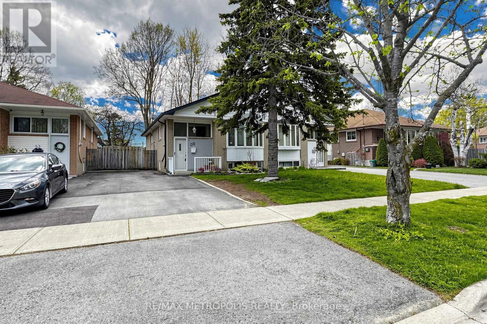 51 GREYABBEY TRAIL, Toronto, Ontario