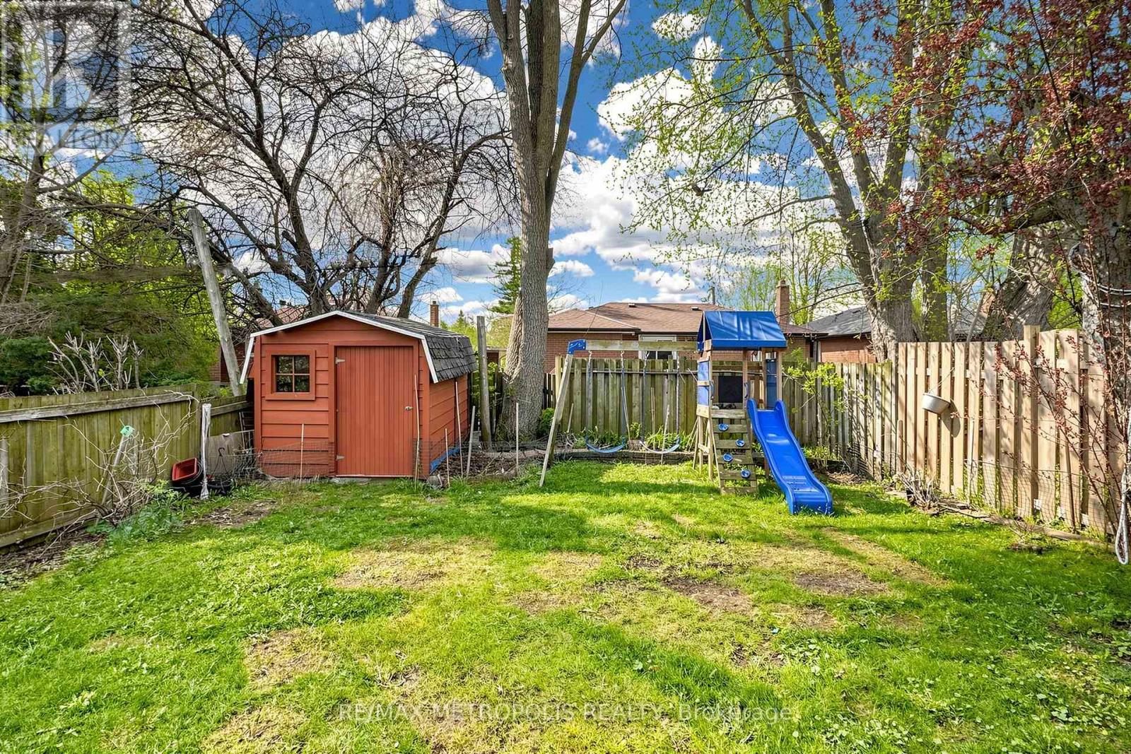 51 Greyabbey Trail, Toronto, Ontario  M1E 1V8 - Photo 48 - E13113966
