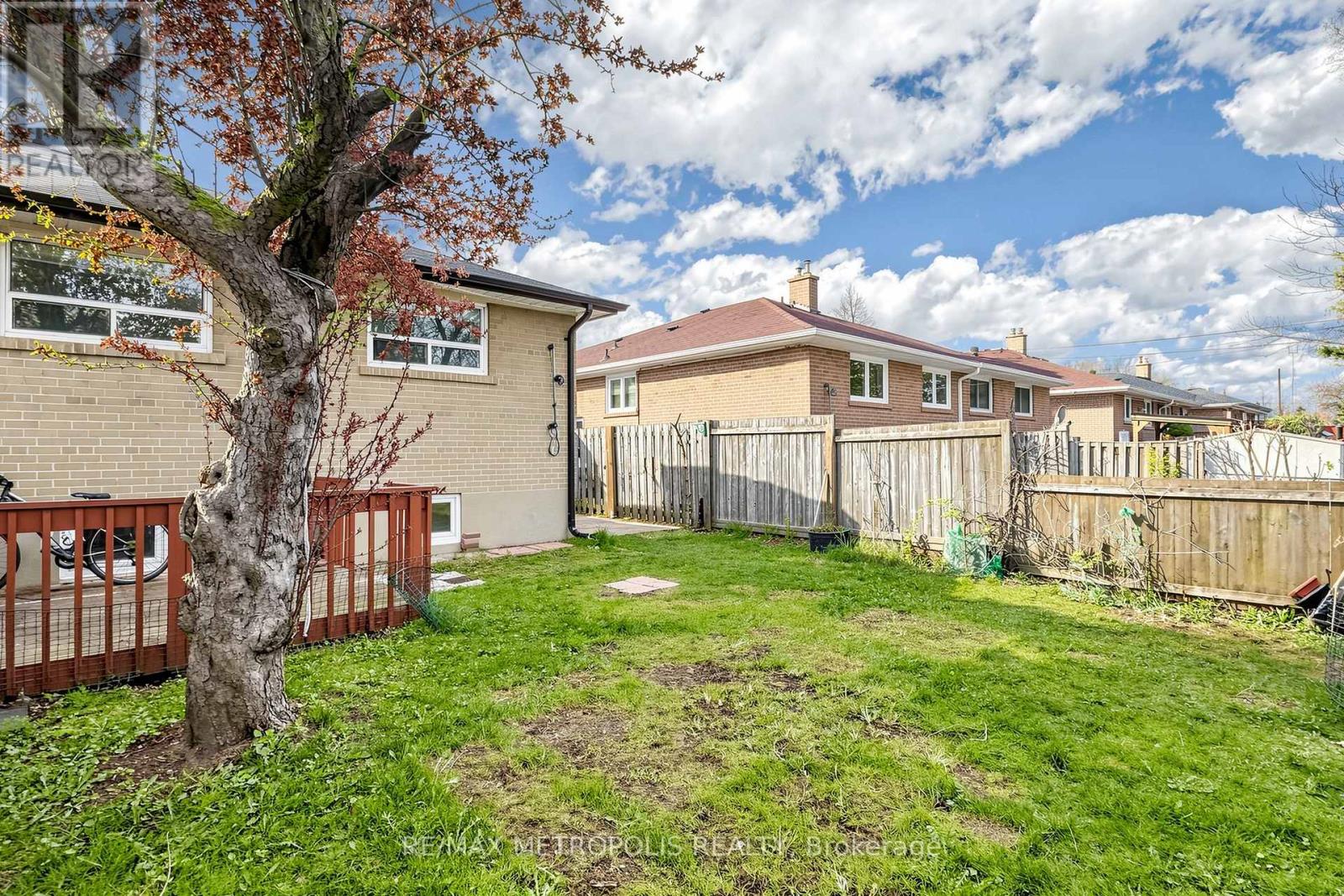 51 Greyabbey Trail, Toronto, Ontario  M1E 1V8 - Photo 50 - E13113966
