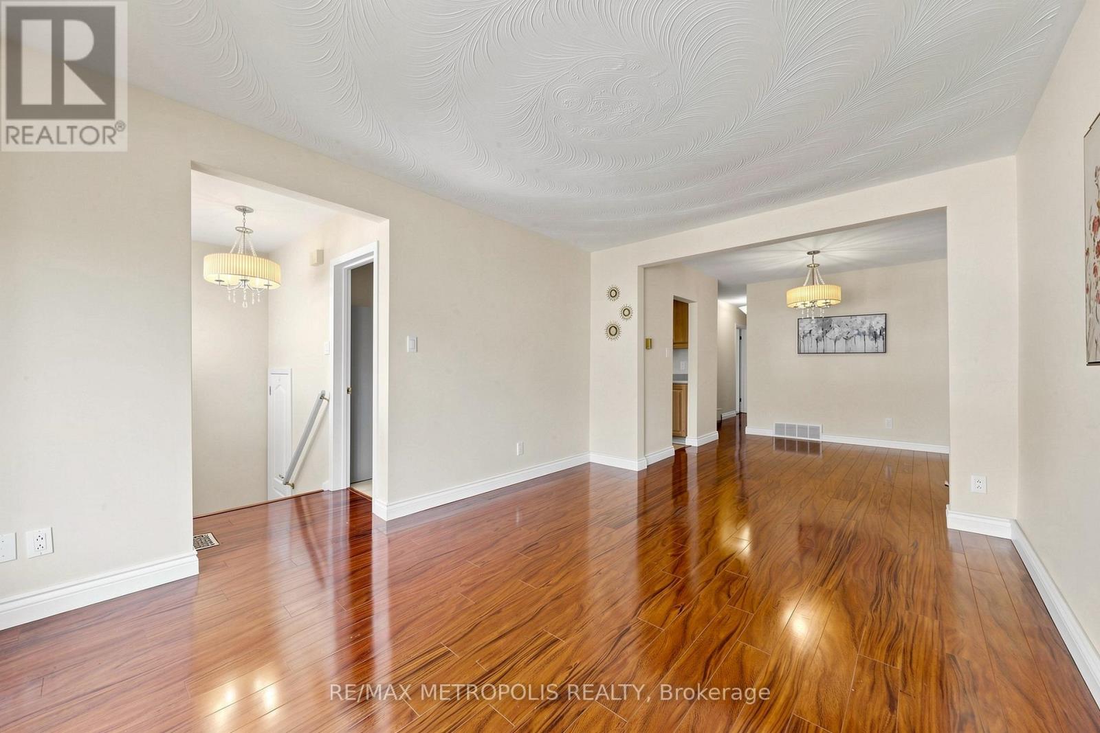 51 Greyabbey Trail, Toronto, Ontario  M1E 1V8 - Photo 7 - E13113966